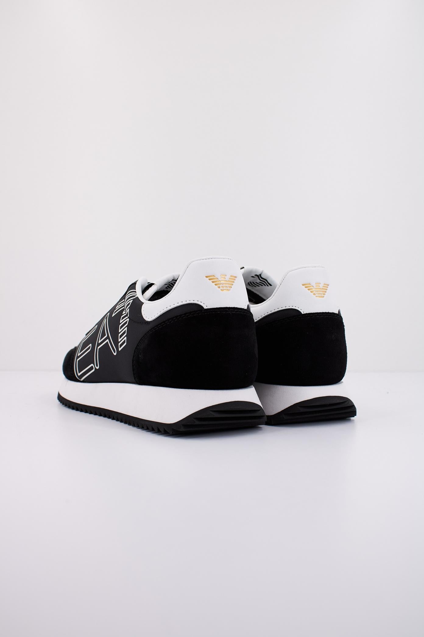 EMPORIO ARMANI XX en color NEGRO (3)