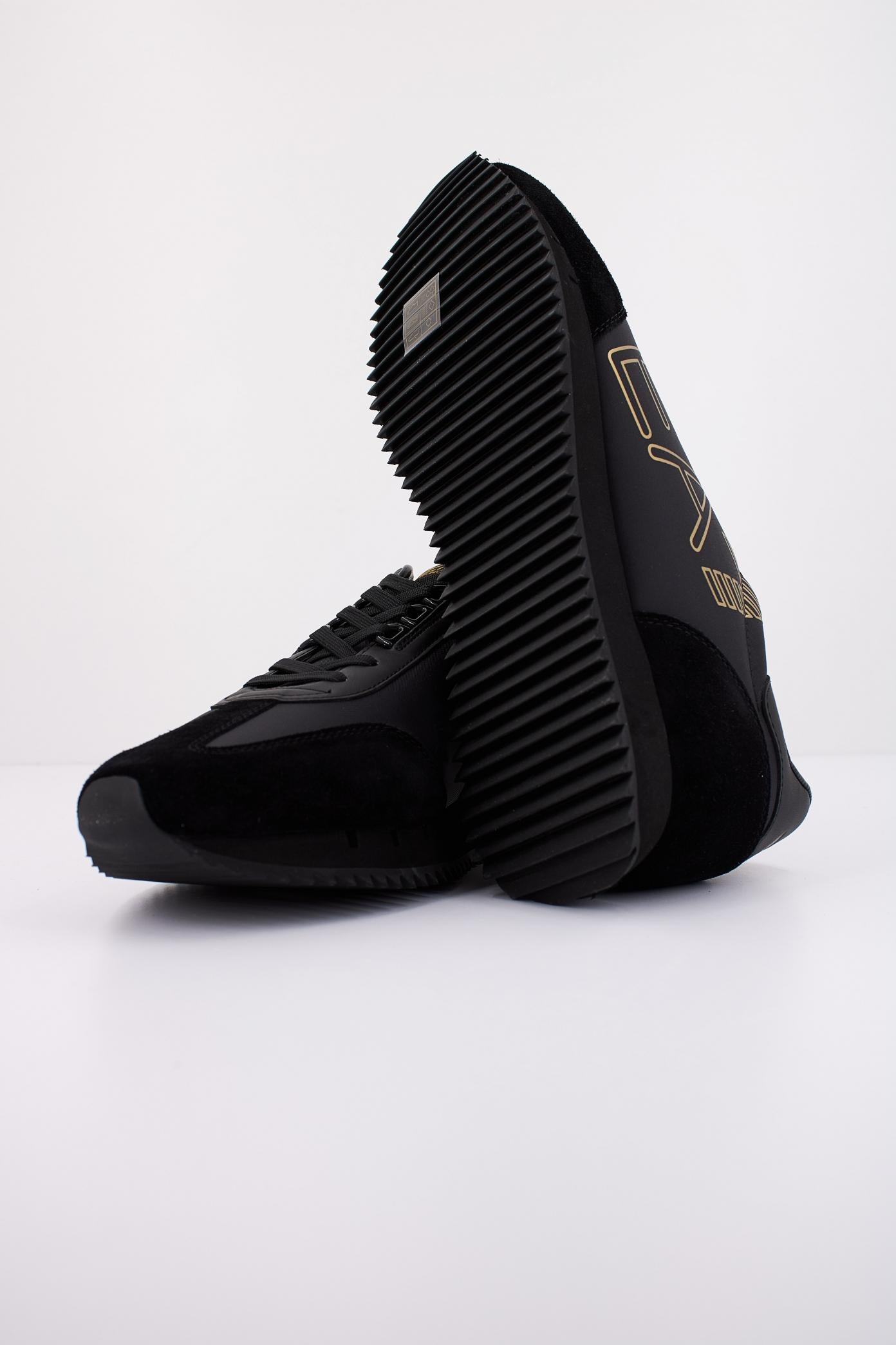 EMPORIO ARMANI XX en color NEGRO (5)