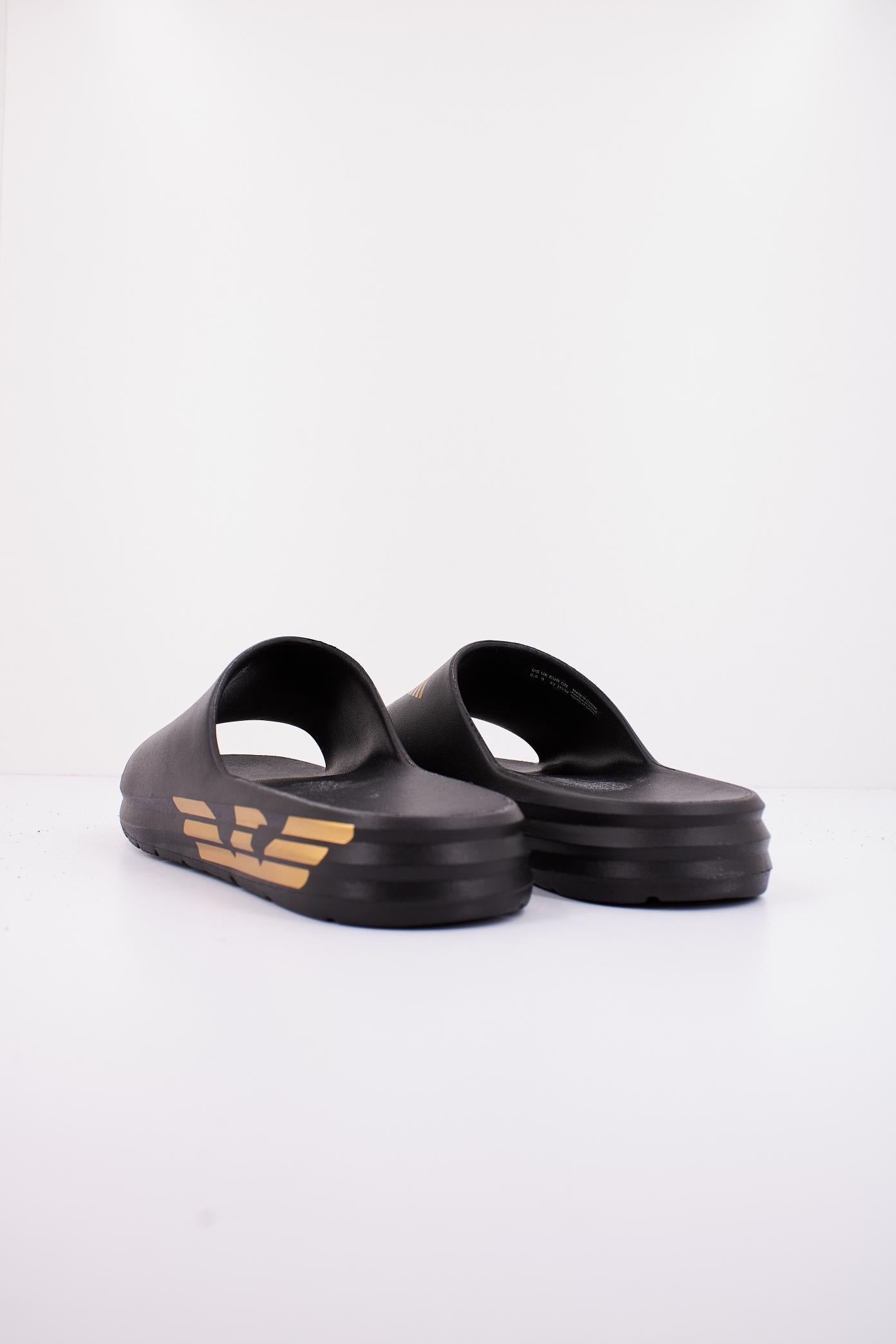 EMPORIO ARMANI XBP XK en color NEGRO (3)