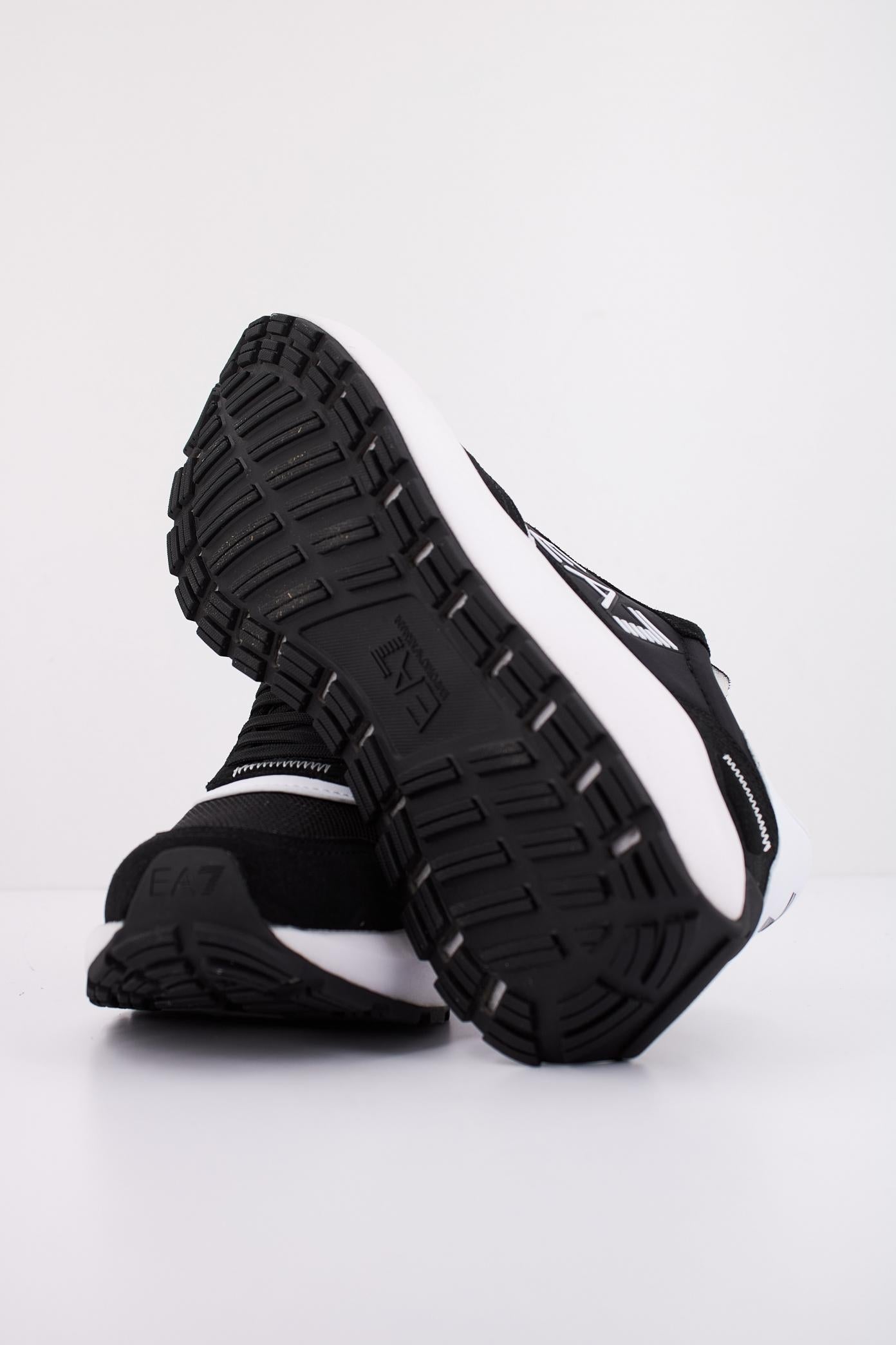 EMPORIO ARMANI WADER en color NEGRO (5)