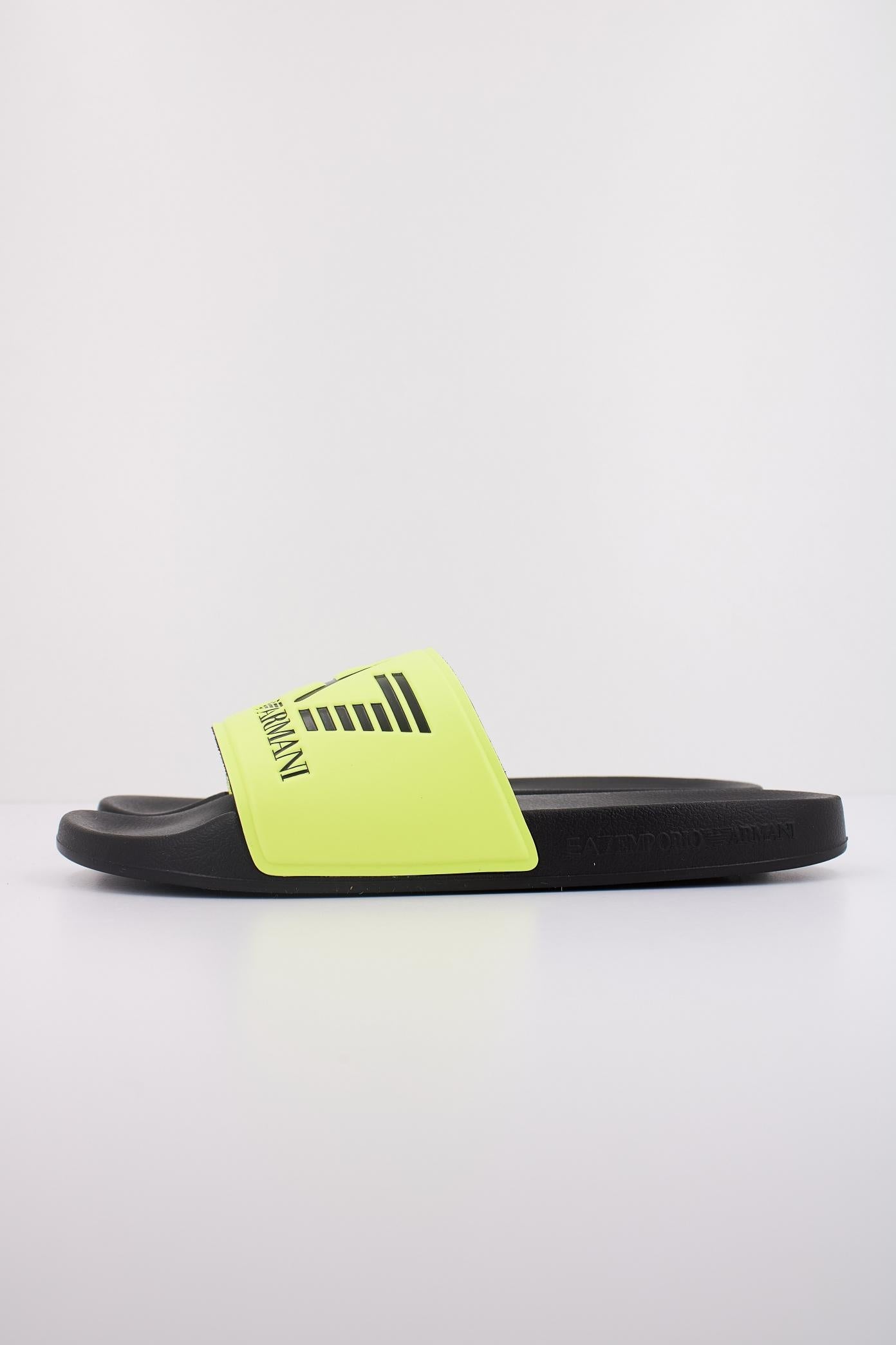 EMPORIO ARMANI SCARPE BEACHWEAR en color AMARILLO (1)