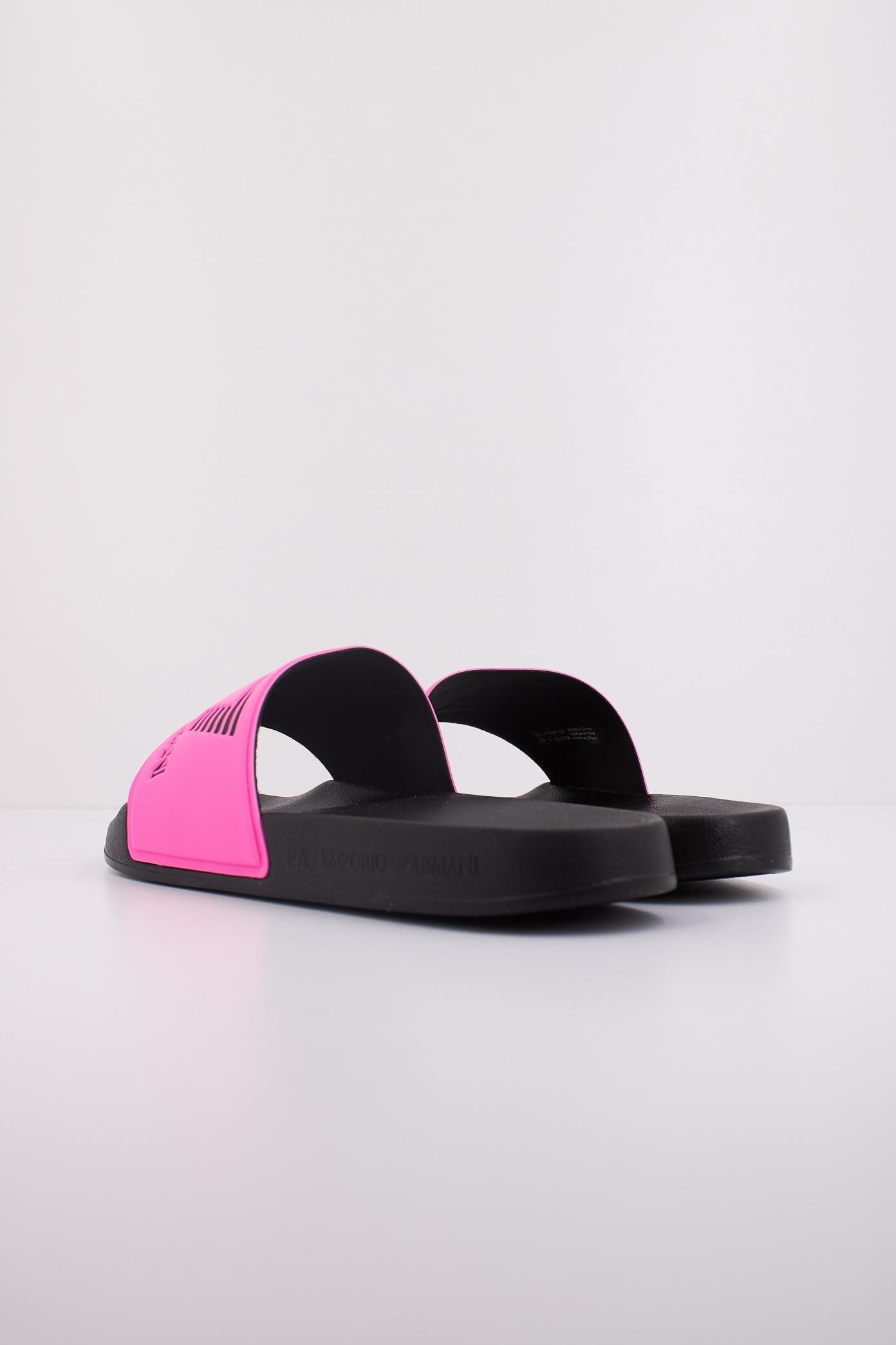 EA BY EMPORIO ARMANI SCARPE BEACHWEAR en color ROSA (4)