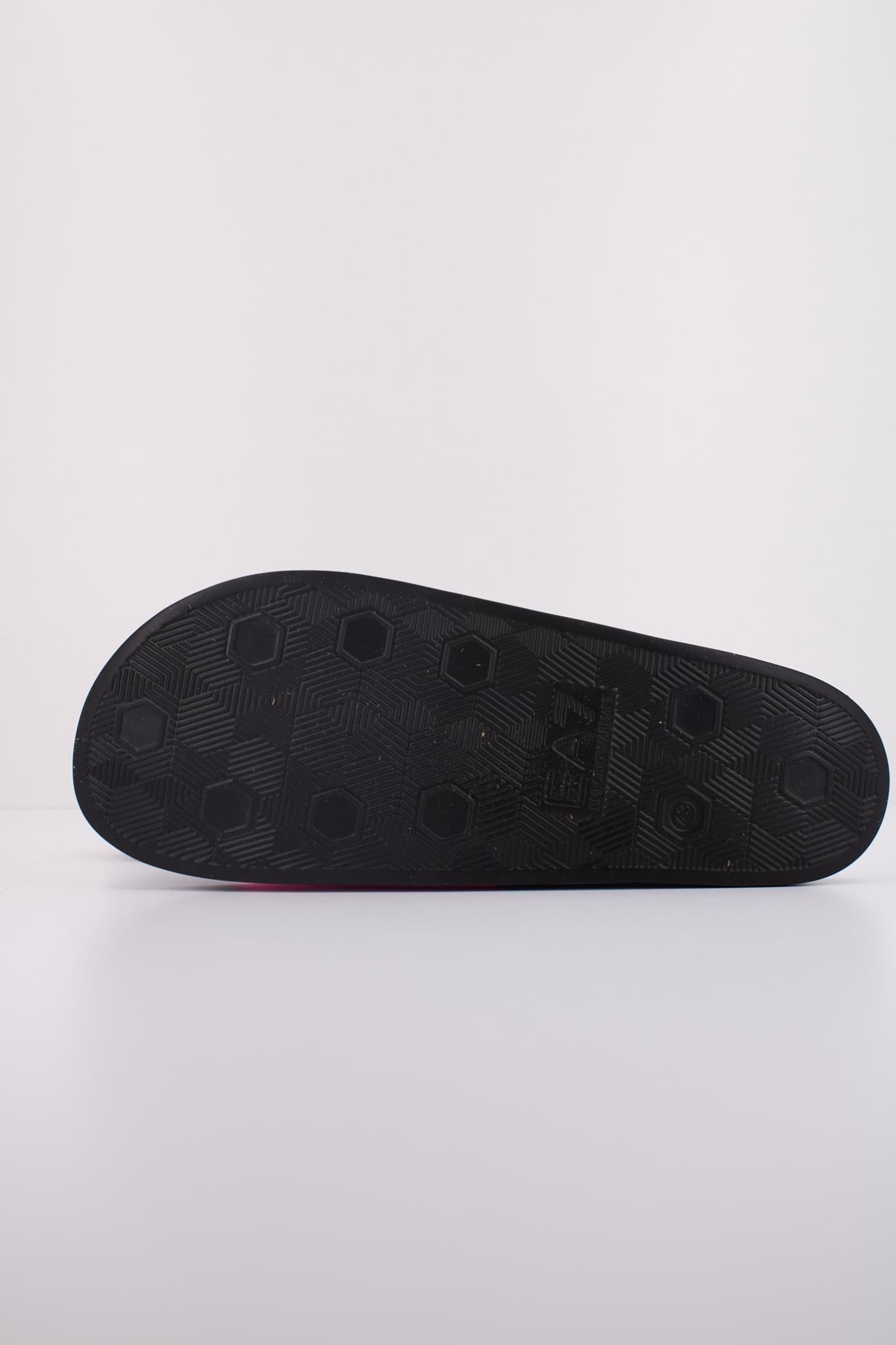 EMPORIO ARMANI SCARPE BEACHWEAR en color ROSA (5)