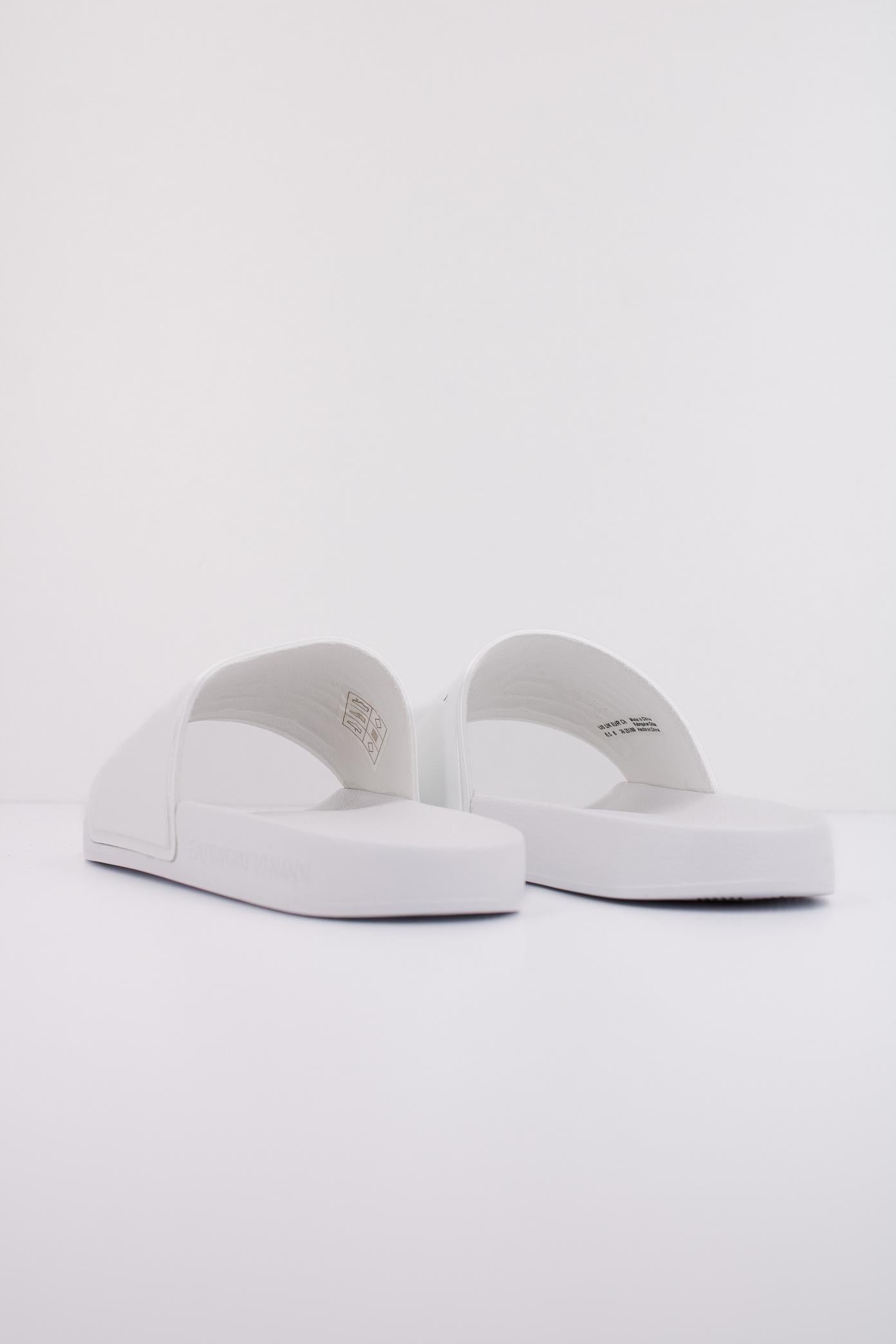 EMPORIO ARMANI SCARPE BEACHWEAR en color BLANCO (4)