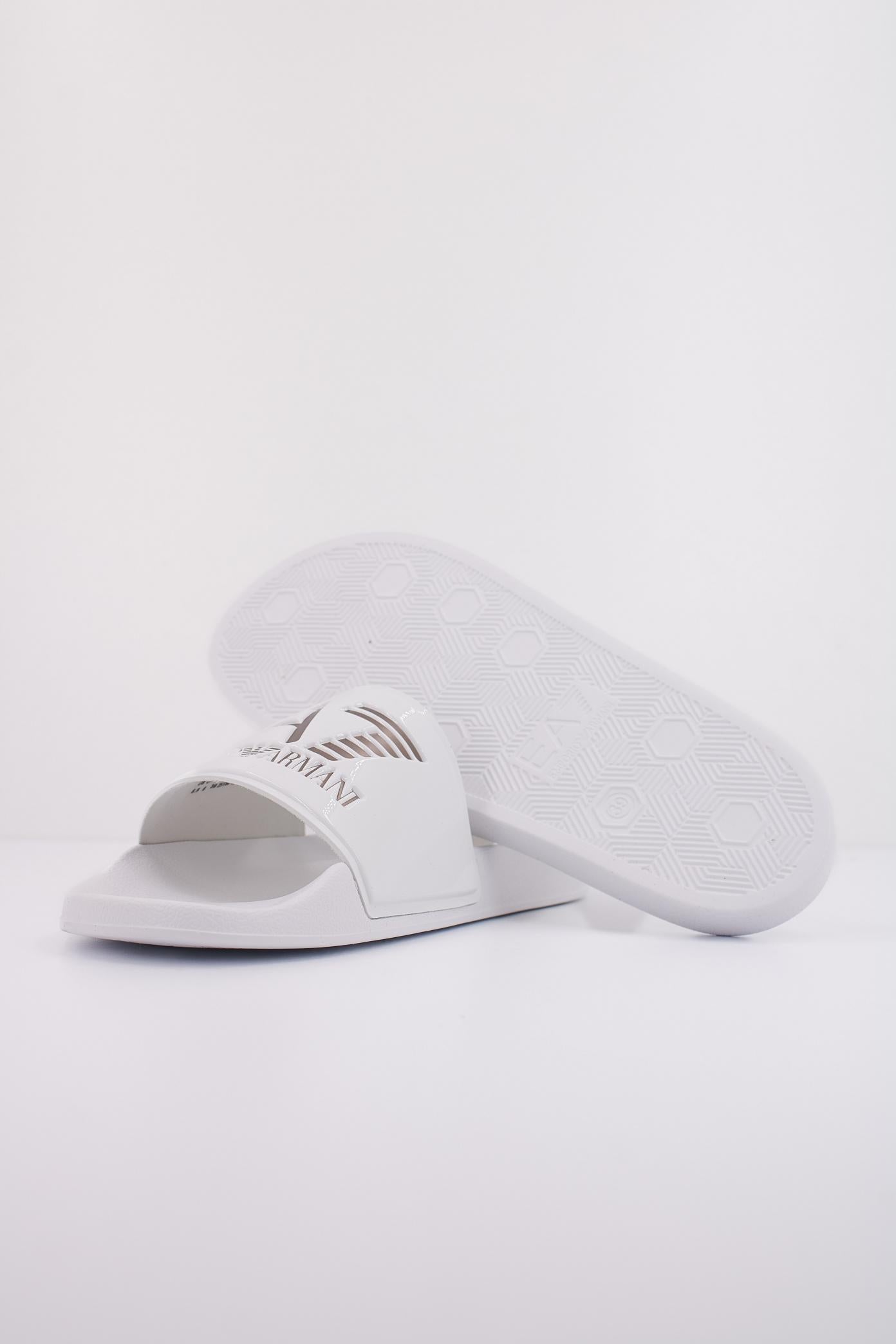 EMPORIO ARMANI SCARPE BEACHWEAR en color BLANCO (5)