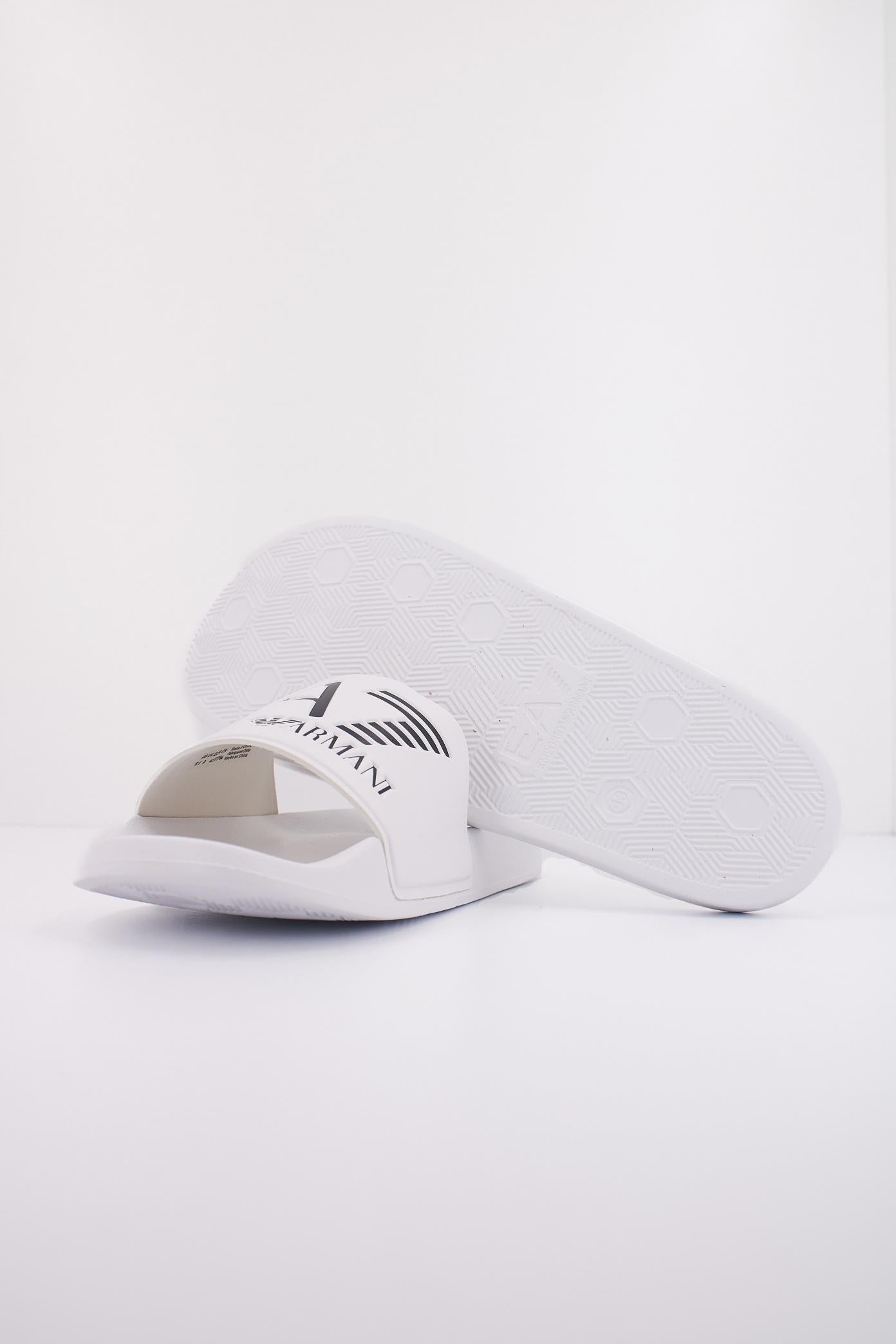 EMPORIO ARMANI SCARPE BEACHWEAR en color BLANCO (5)