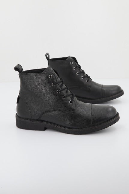 LEVI'S TRACK en color NEGRO (2)