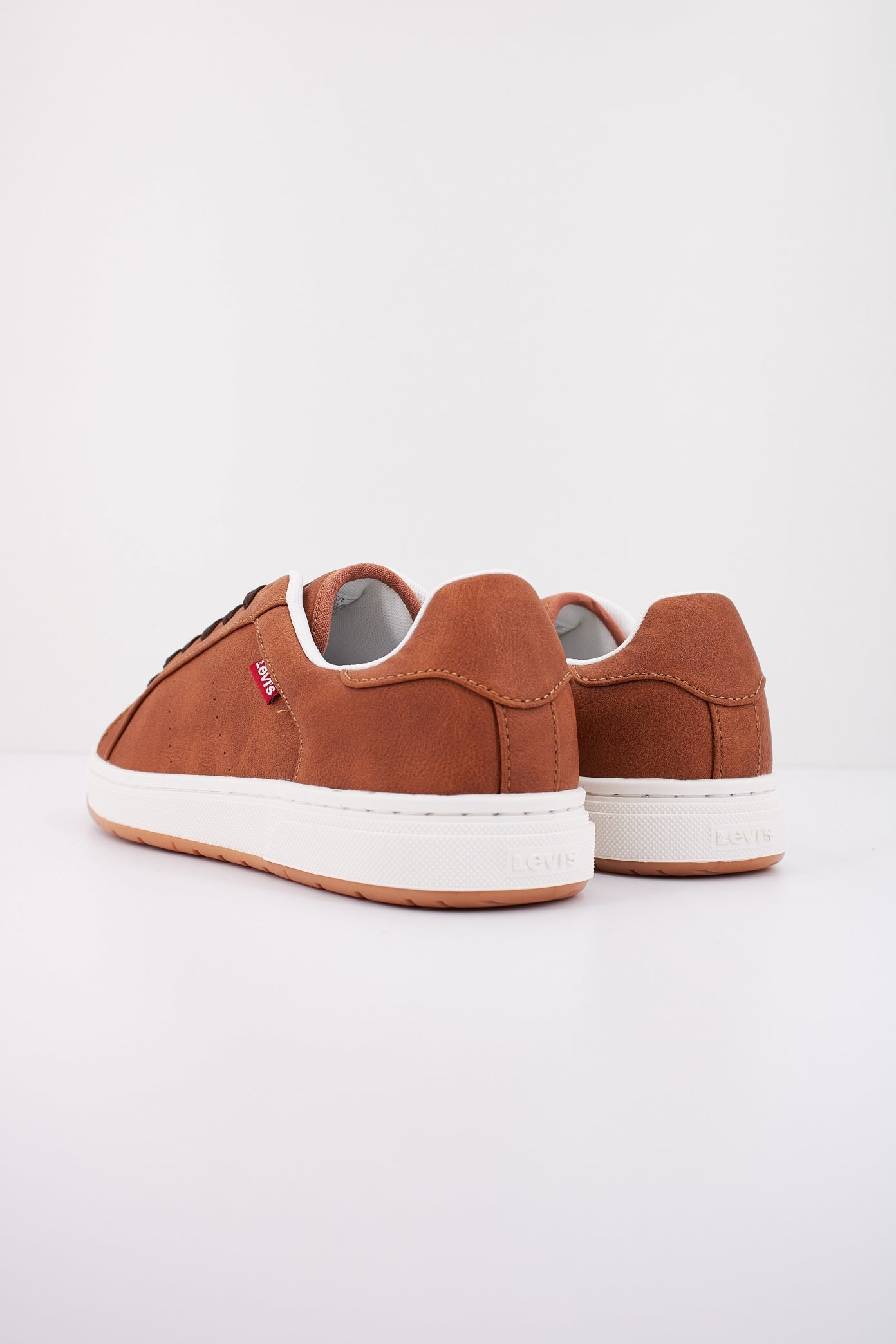 LEVI'S PIPER en color MARRON (3)