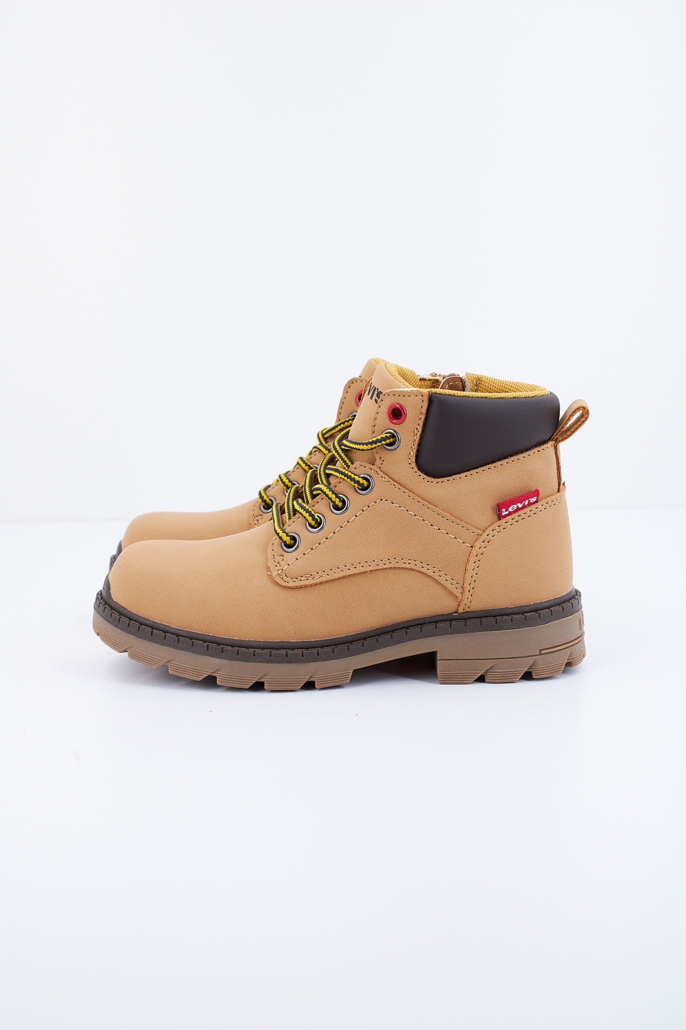 LEVI'S JAXPLUS en color MARRON CLARO (1)