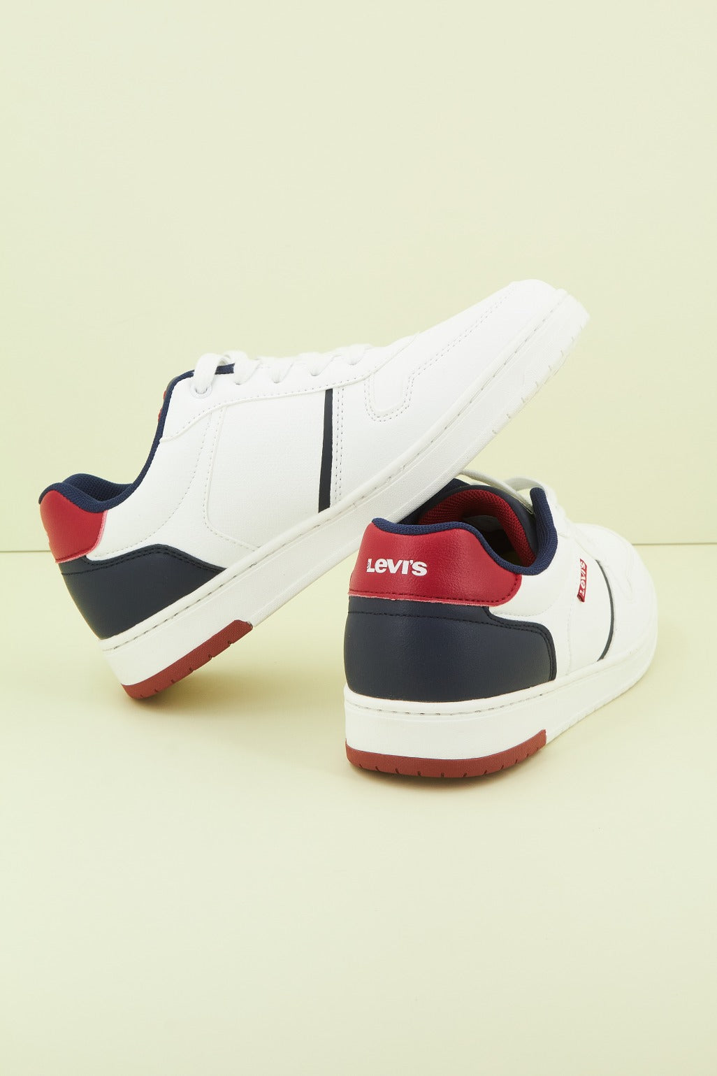 LEVI'S KICK en color BLANCO (4)
