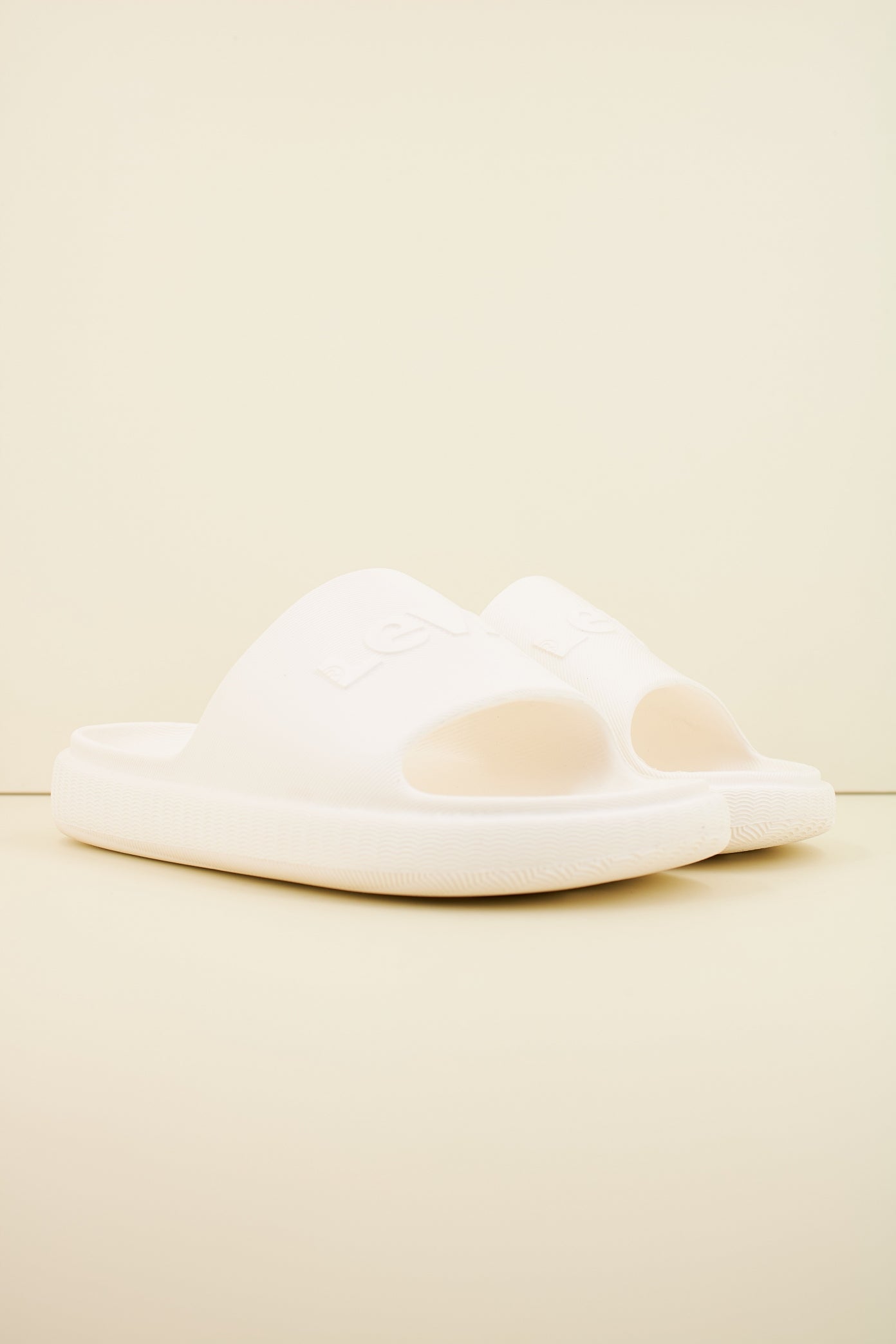 LEVI'S JUNE NEXT S en color BLANCO (2)