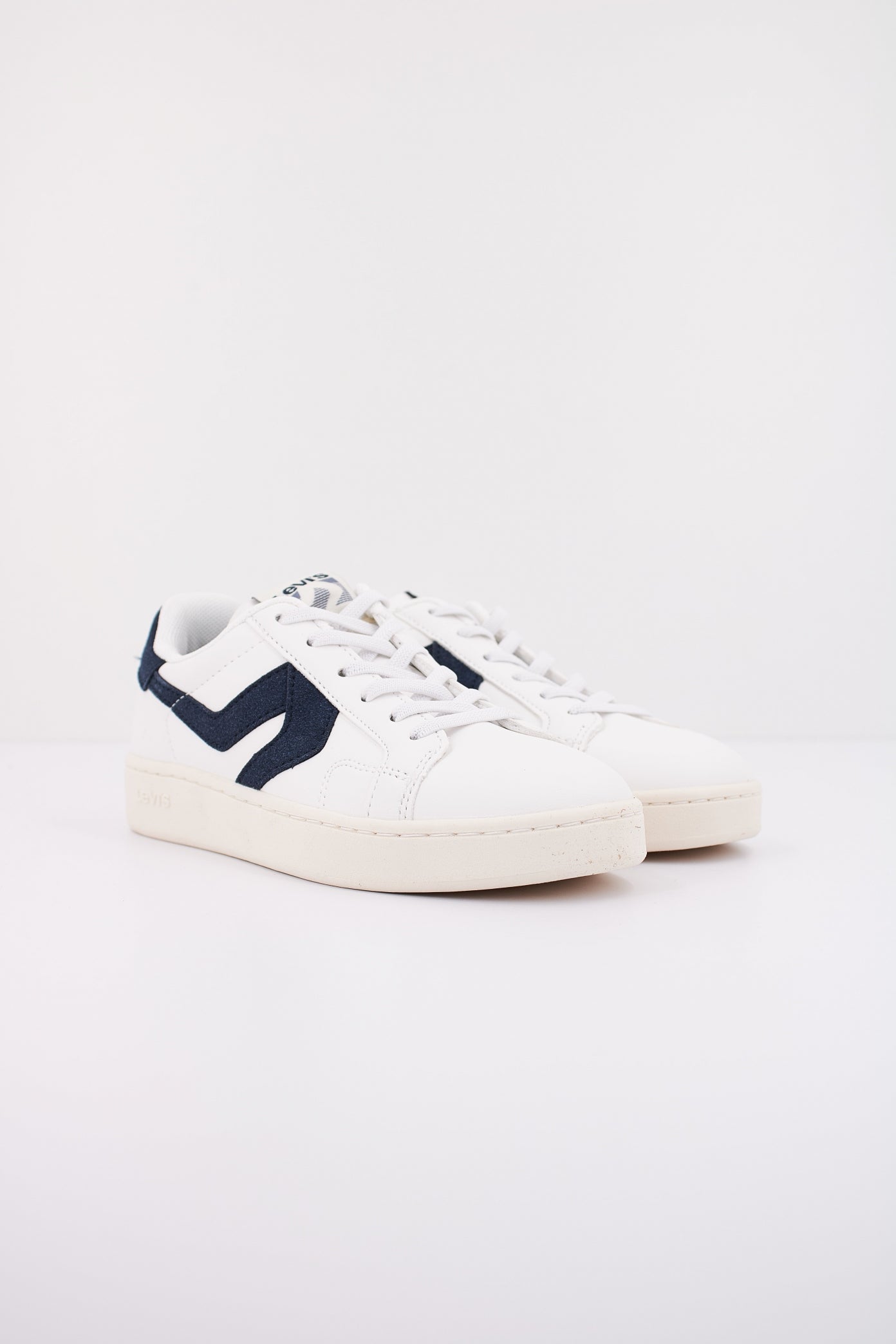 LEVI'S SWIFT JR en color BLANCO (2)