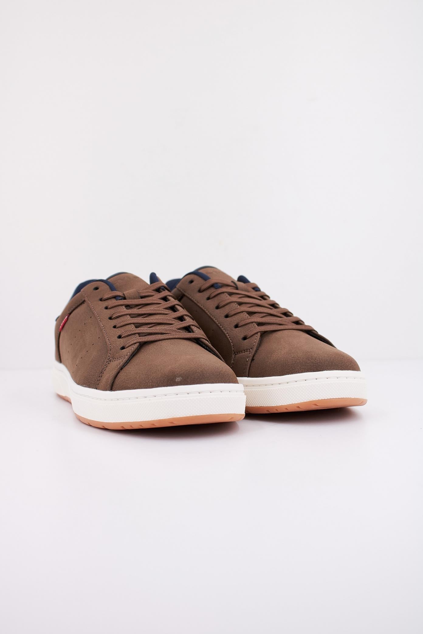 LEVI'S PIPER en color MARRON (2)