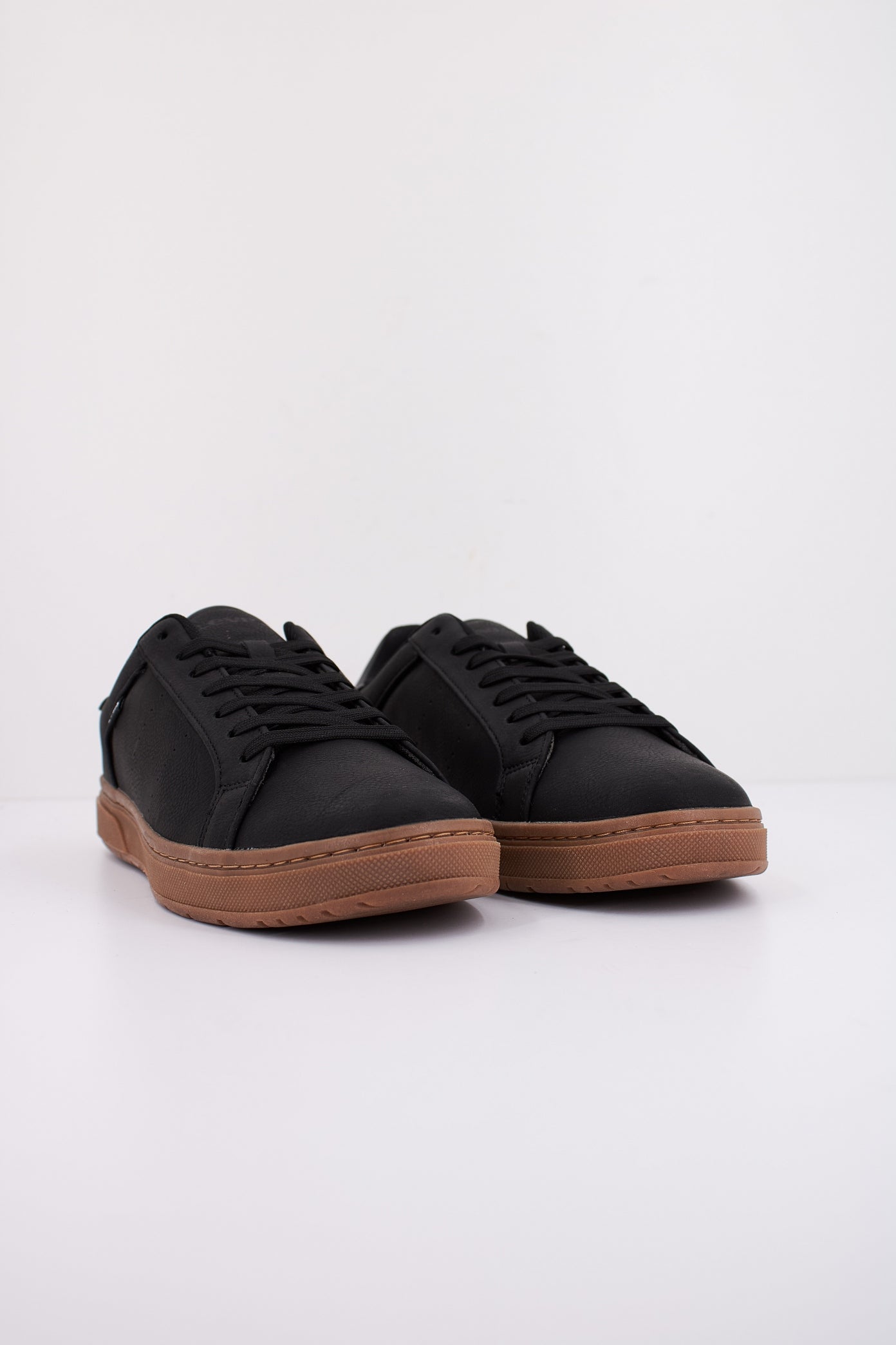 LEVI'S PIPER en color NEGRO (2)