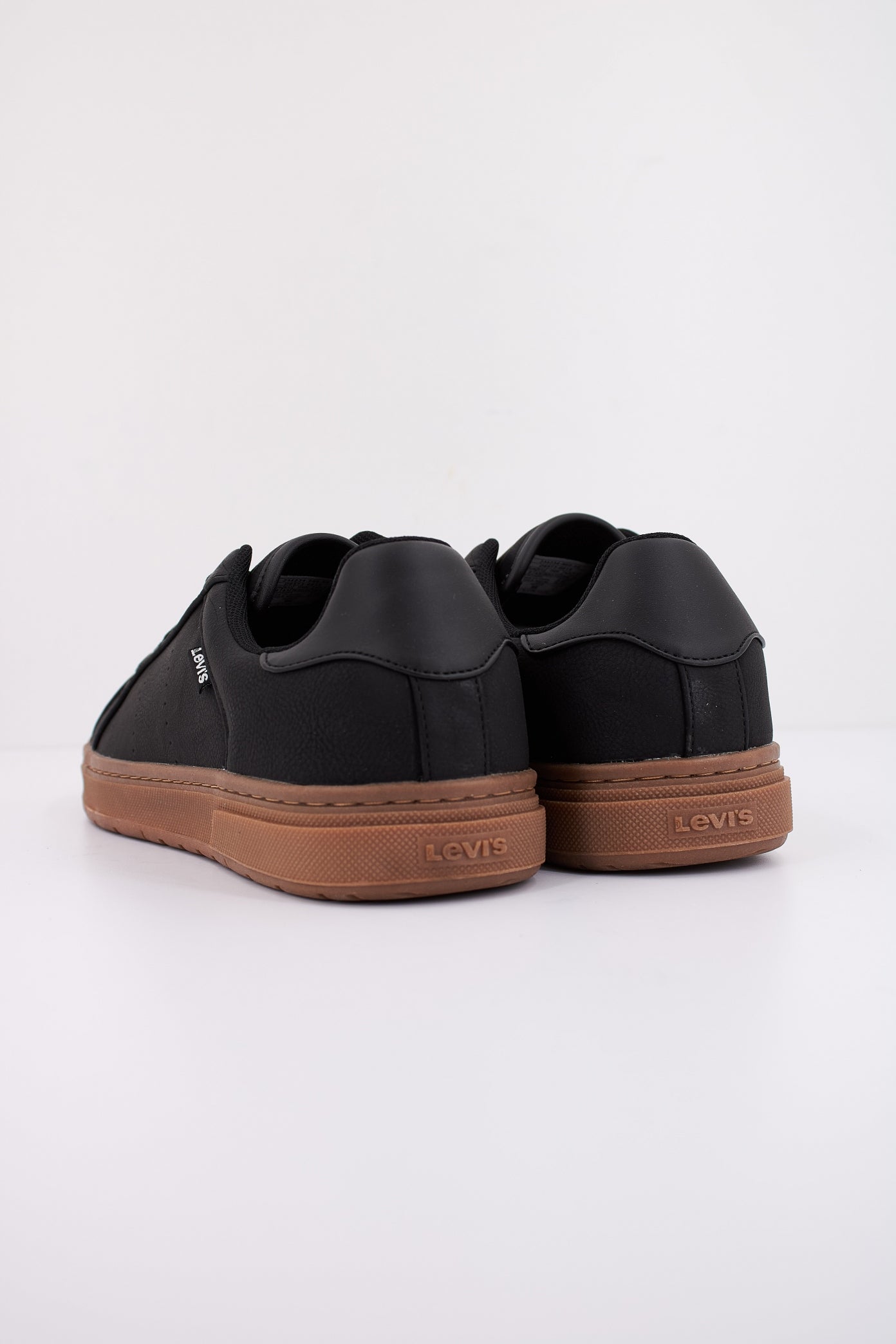 LEVI'S PIPER en color NEGRO (4)