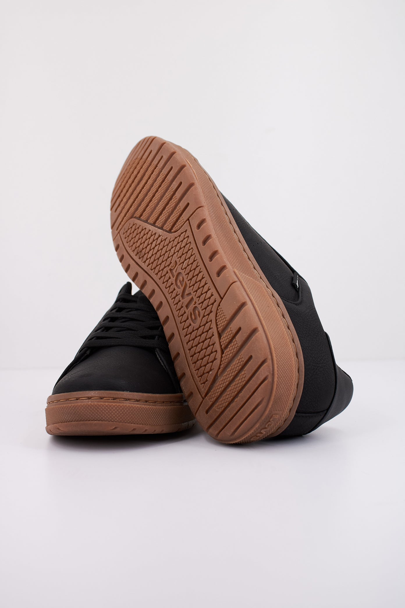 LEVI'S PIPER en color NEGRO (5)