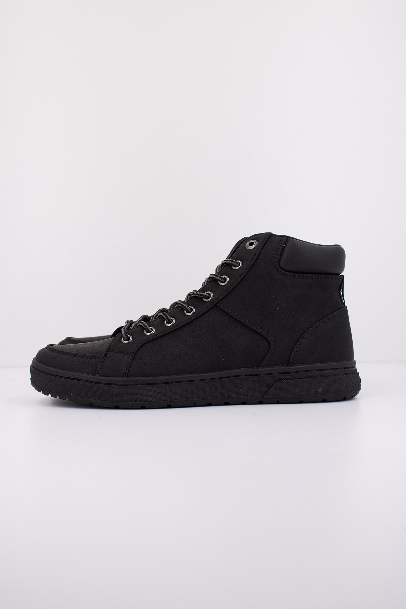 LEVI'S PIPER MID en color NEGRO (1)