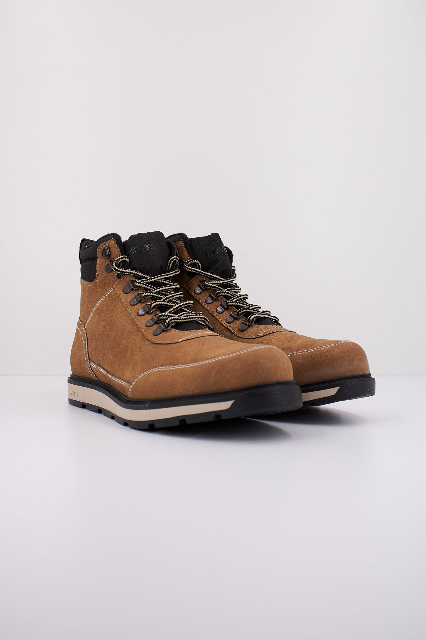 LEVI'S en color MARRON CLARO (2)