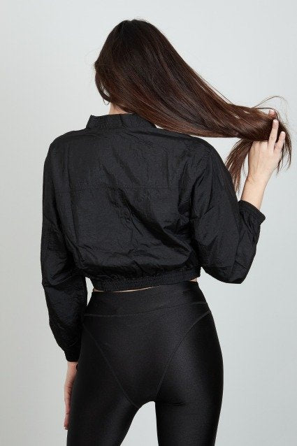 PUMA DARE TO WOVEN JACKET en color NEGRO (3)