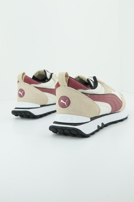 PUMA RIDER FV RETRO REWIN en color MARRON CLARO (3)