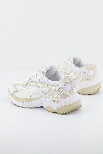 PUMA TEVERIS NITRO SELFLOVE en color BEIS (3)