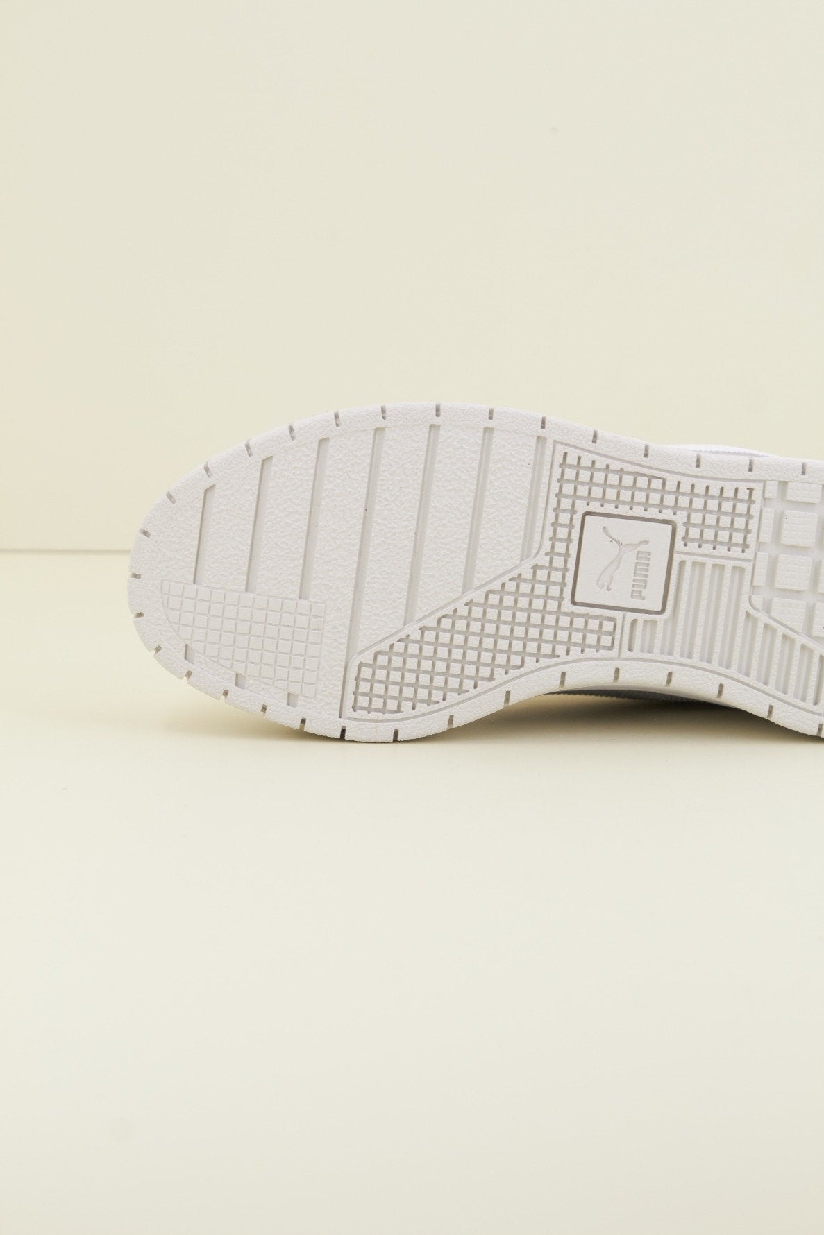 PUMA CALI DREAM en color BLANCO (4)