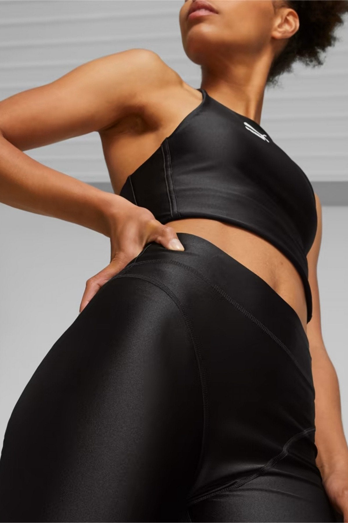 PUMA DARE TO SHORT TIGHTS en color NEGRO (4)