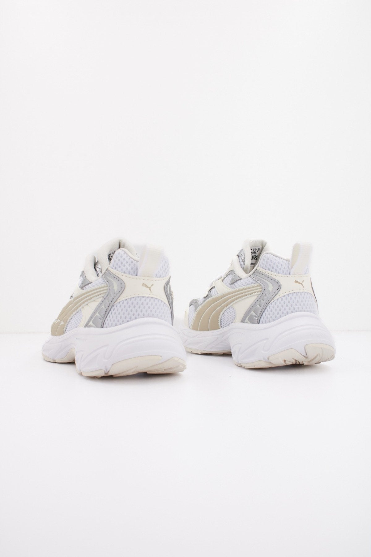 PUMA PUMA MORPHIC METALLIC WNS en color BEIS (3)