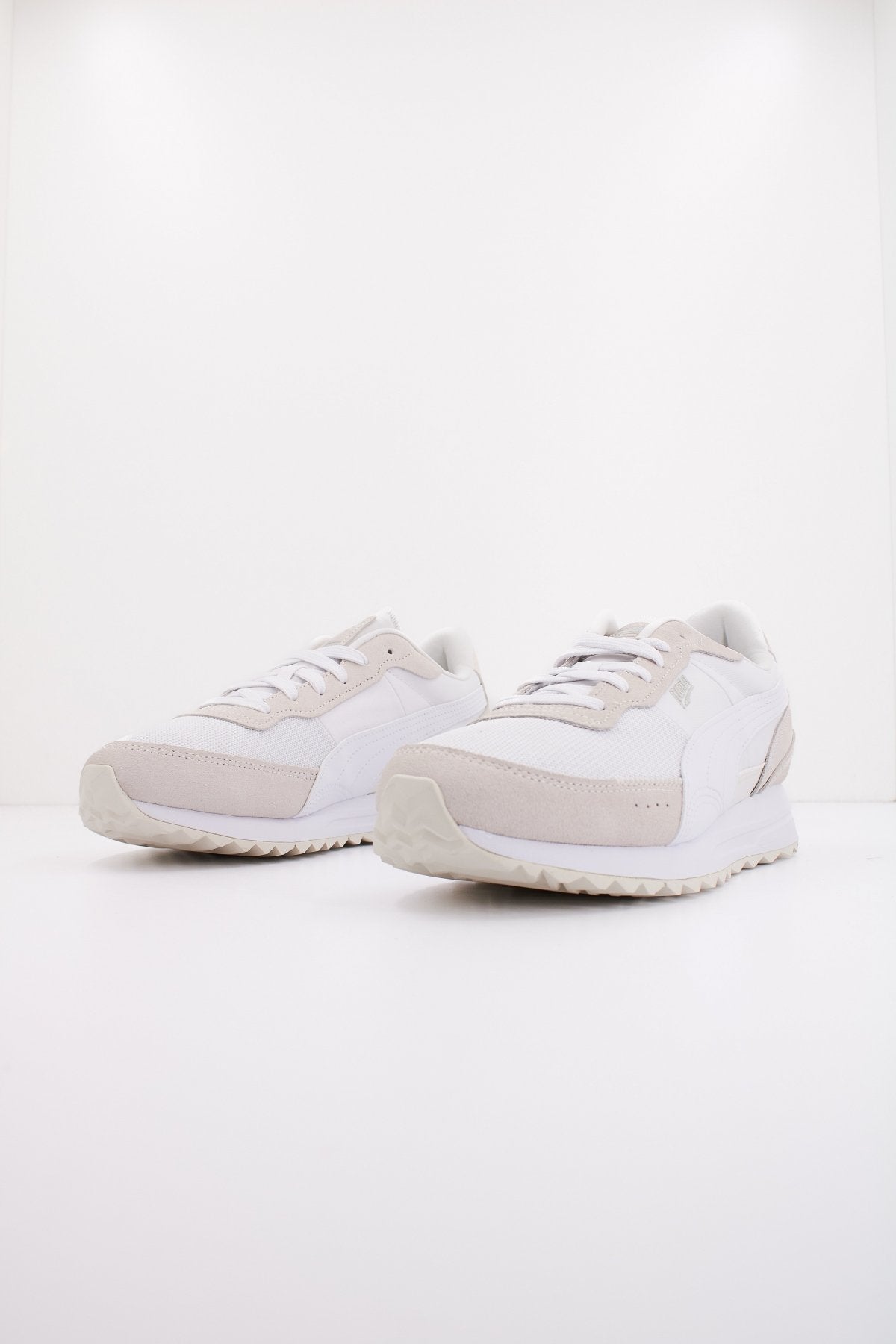 PUMA ROAD RIDER SD en color BLANCO (2)