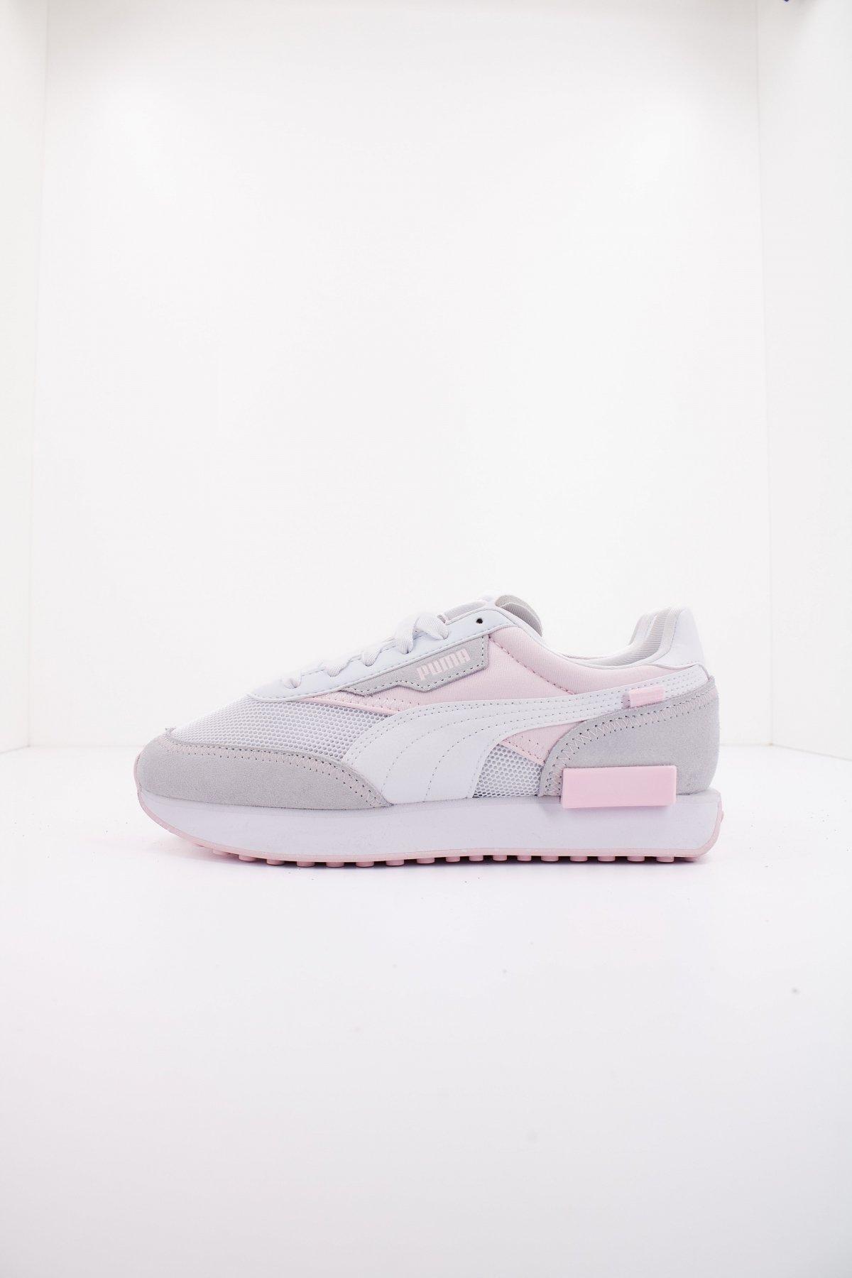 PUMA FUTURE RIDER QUEEN OF <S en color BLANCO (1)