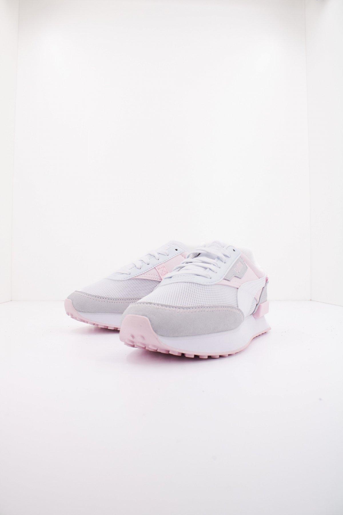 PUMA FUTURE RIDER QUEEN OF <S en color BLANCO (2)