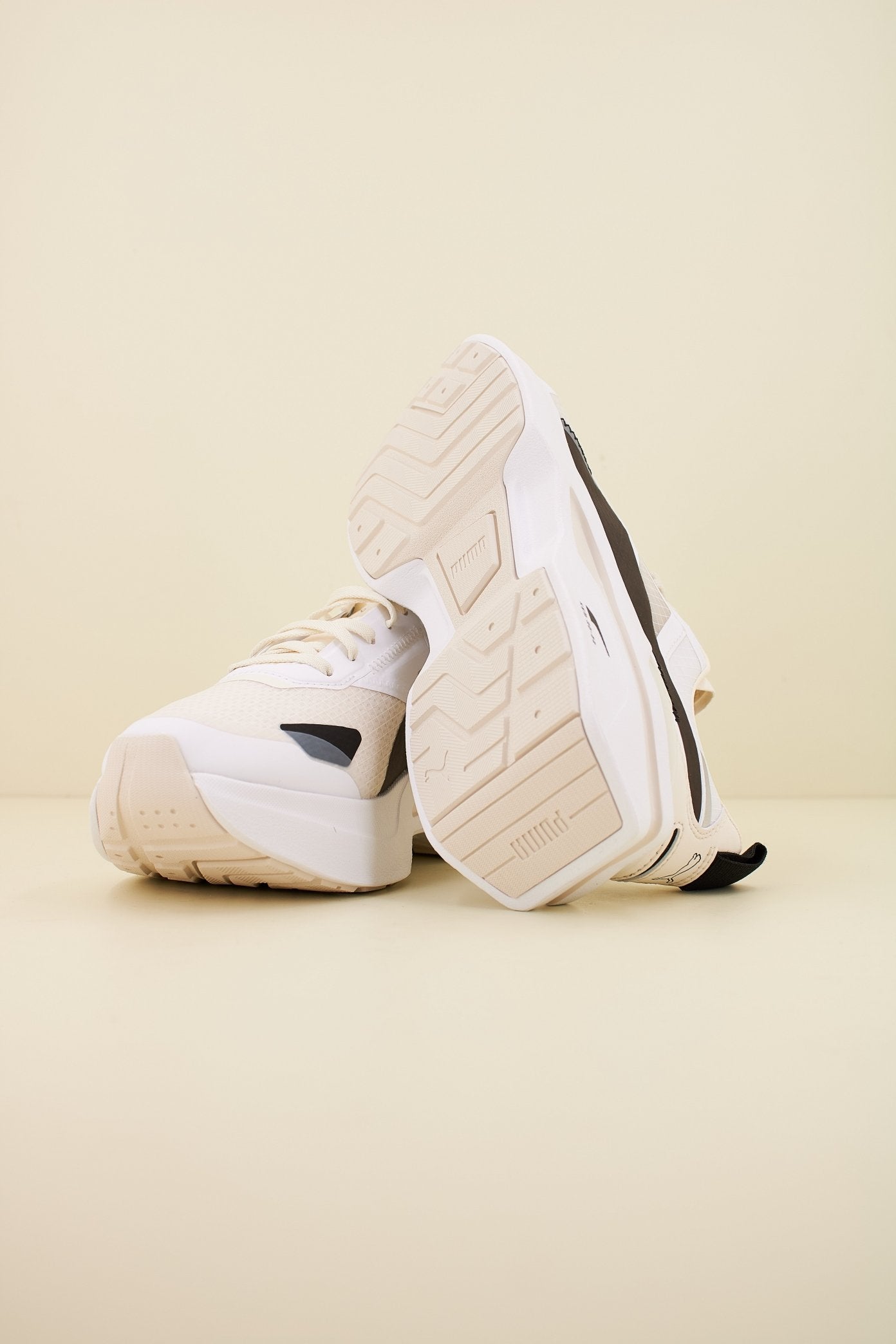 PUMA KOSMO RIDER WNS en color BEIS (4)