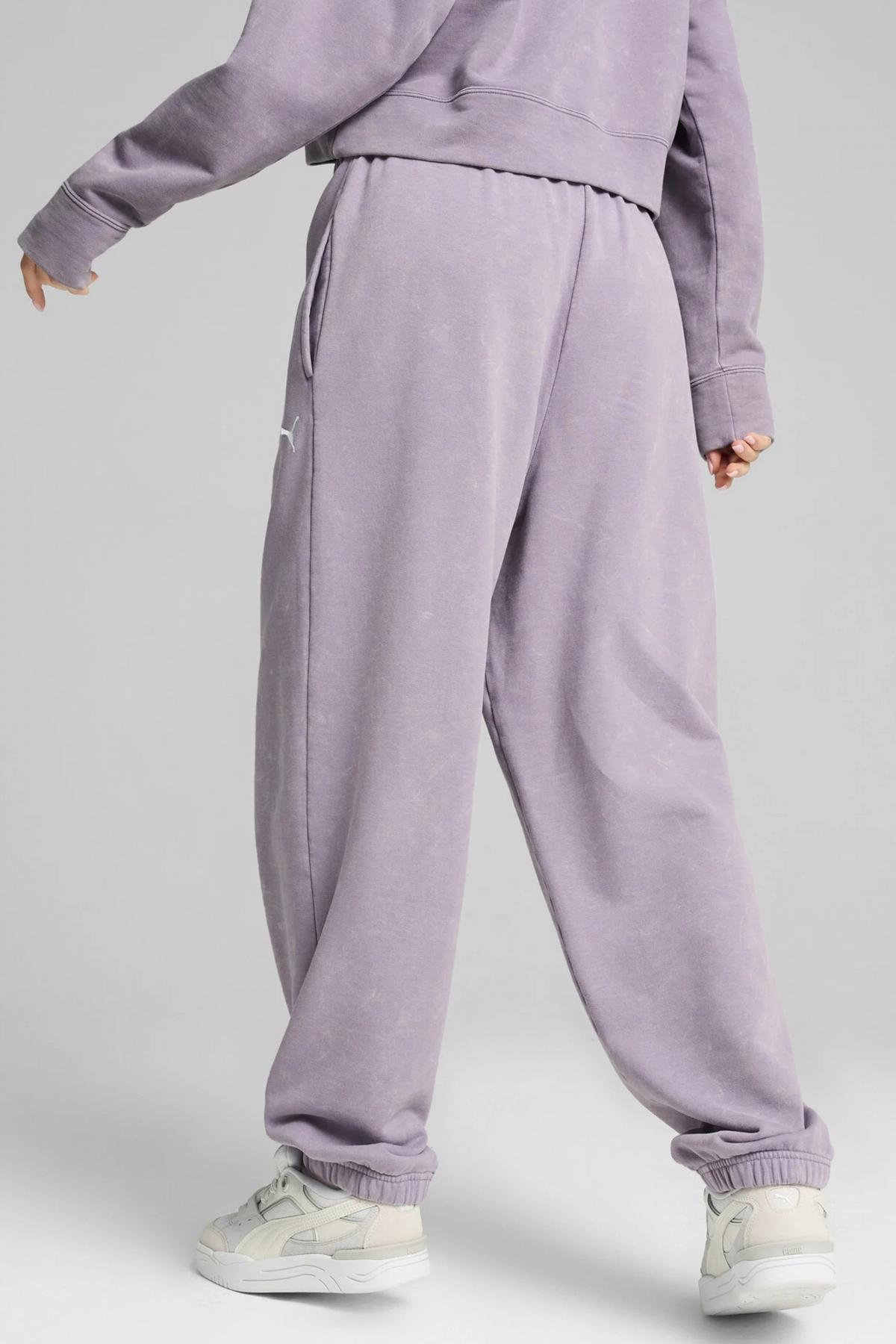 PUMA DARE TO RELAXED WASHED PAN en color VIOLETA (3)