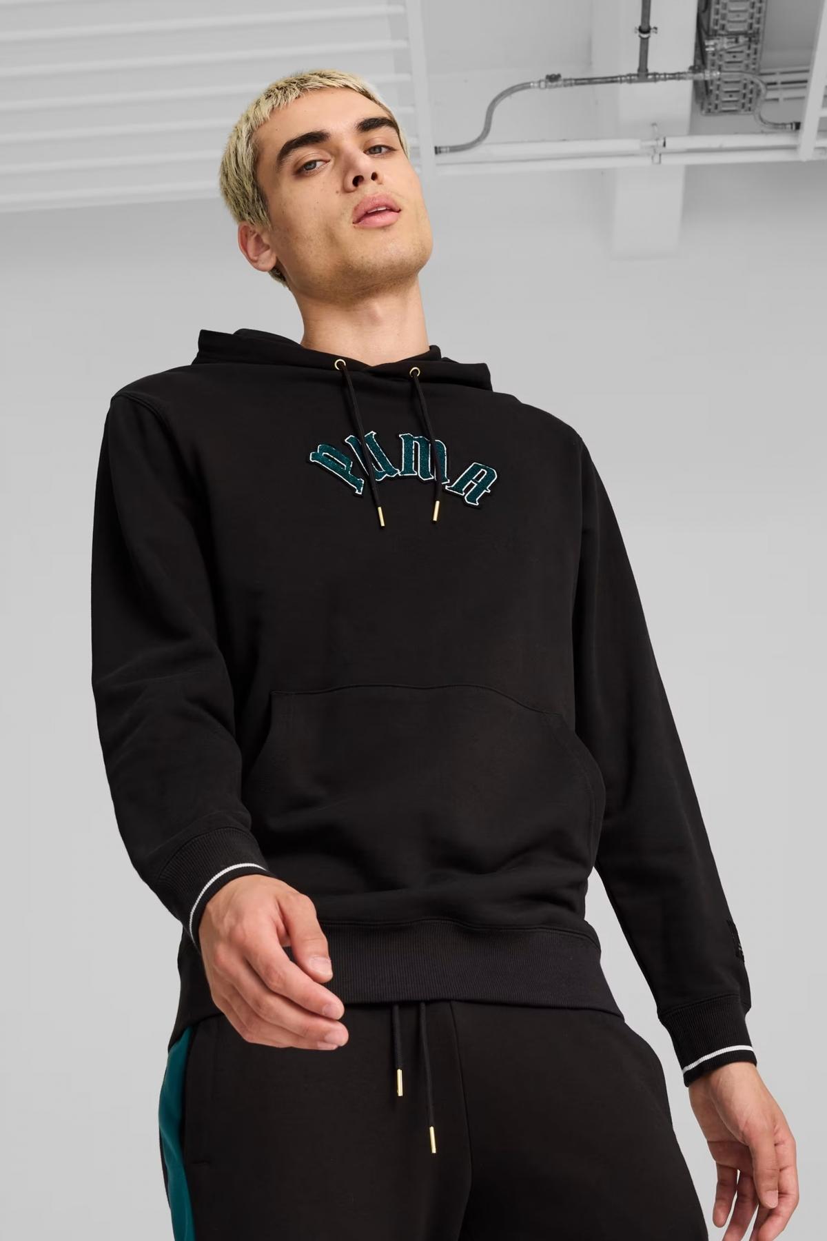 PUMA CLASSICS PLAY PARIS HOODIE en color NEGRO (1)