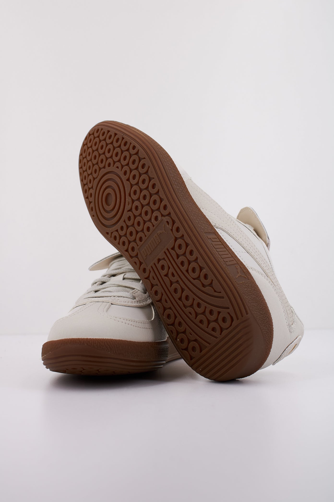 PUMA PALERMO PREMIUM en color BLANCO (5)