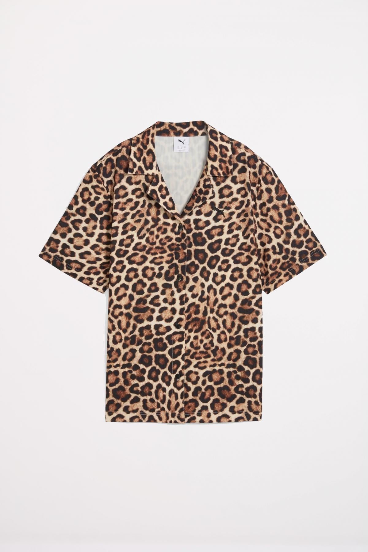 PUMA LEO LUXE RELAXED AOP SHIRT en color ANIMAL PRINT (2)