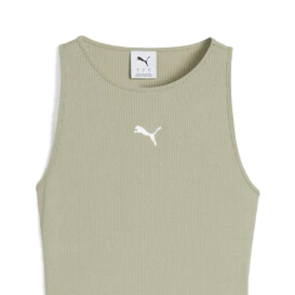 PUMA WARDROBE ESS RIBBED DRESS en color VERDE (4)