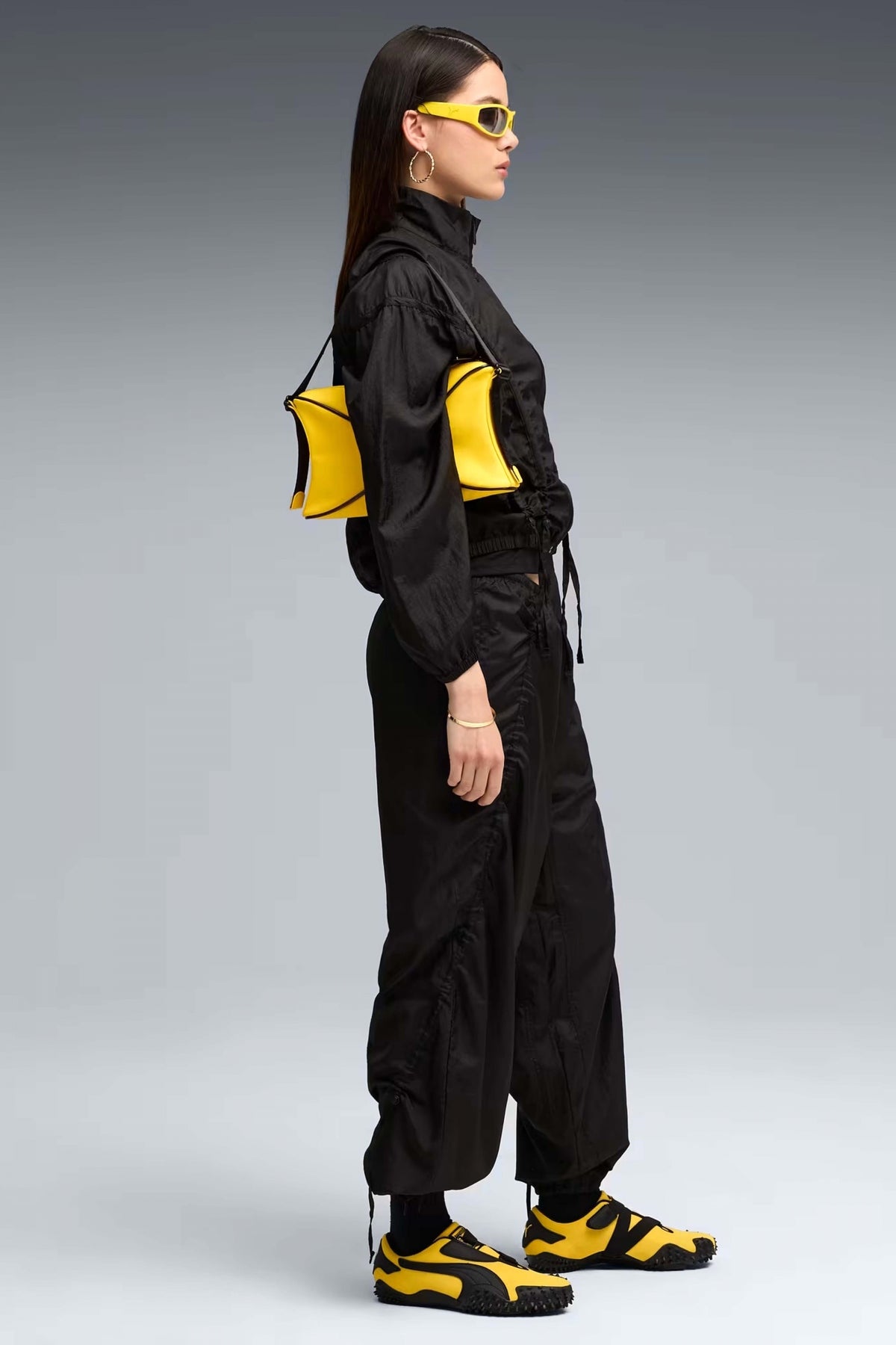 PUMA DARE TO WOVEN PANTS en color NEGRO (4)