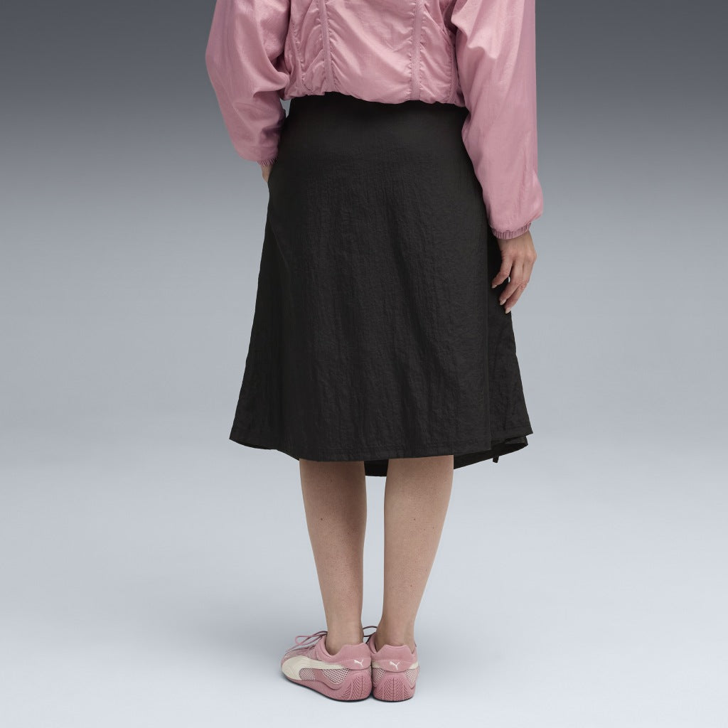 PUMA DARE TO WOVEN MIDI SKIRT en color NEGRO (3)