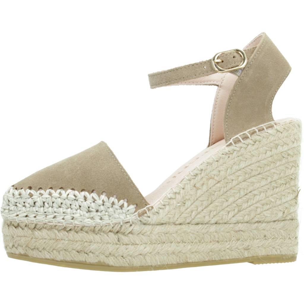 MACARENA ALBA en color MARRON CLARO (2)