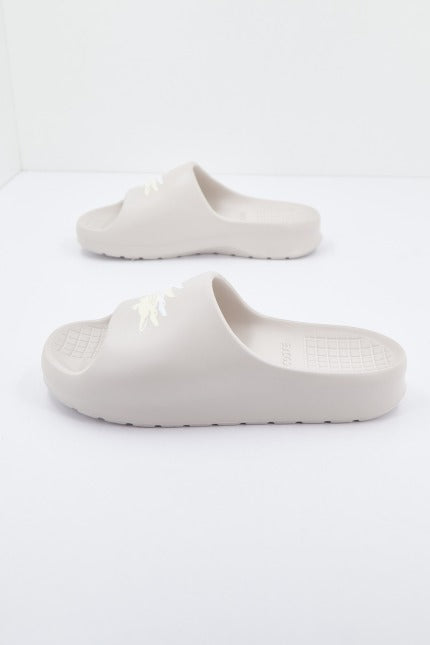 LACOSTE SERVE SLIDE . CFA en color BEIS (2)