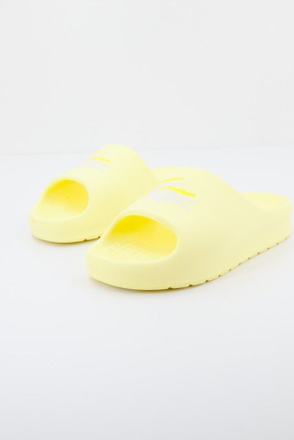 LACOSTE SERVE SLIDE . CFA en color AMARILLO (2)