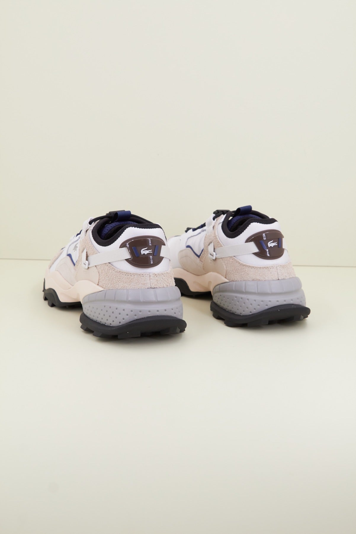 LACOSTE L-GUARD BREAKER SMA en color BEIS (2)