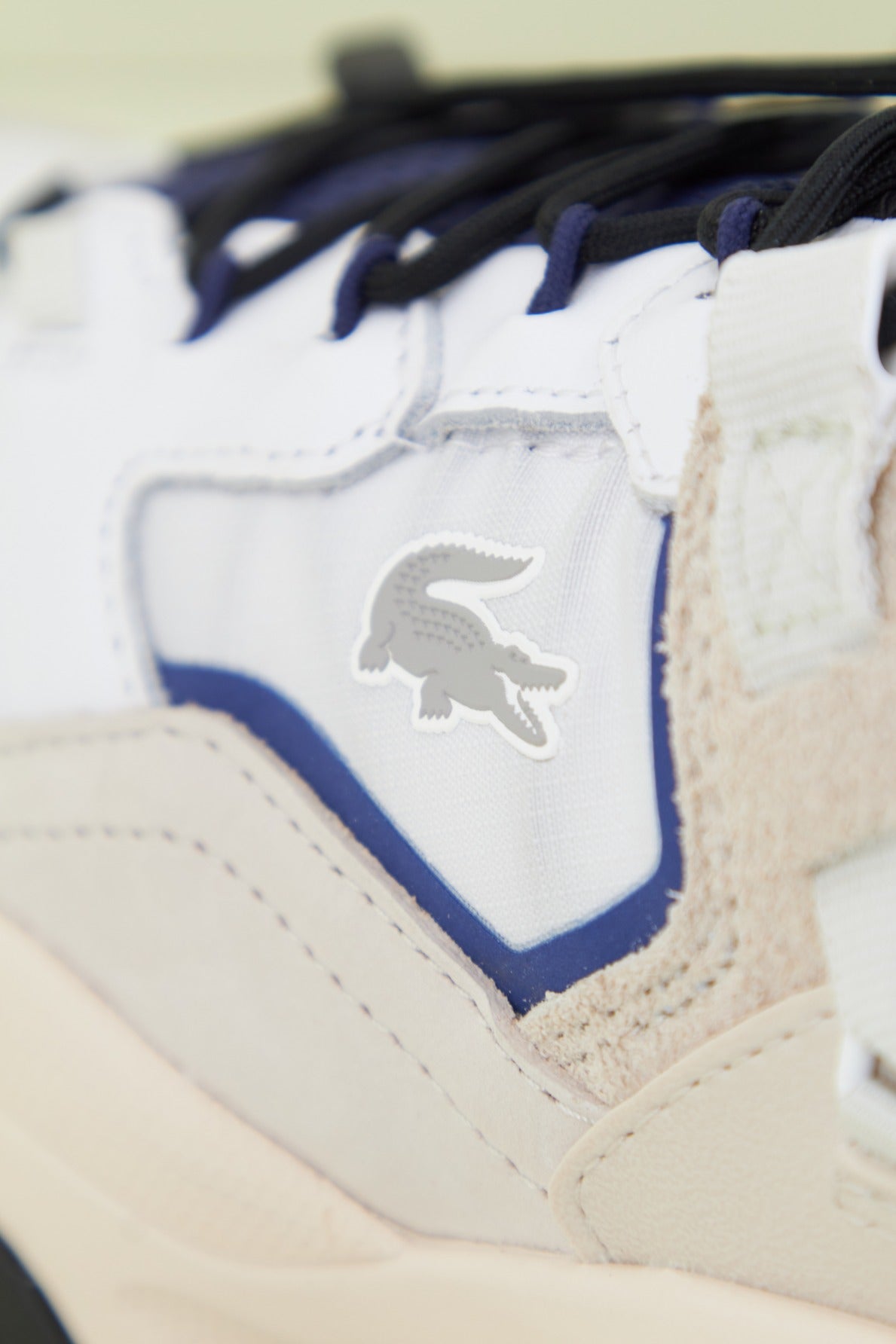 LACOSTE L-GUARD BREAKER SMA en color BEIS (3)
