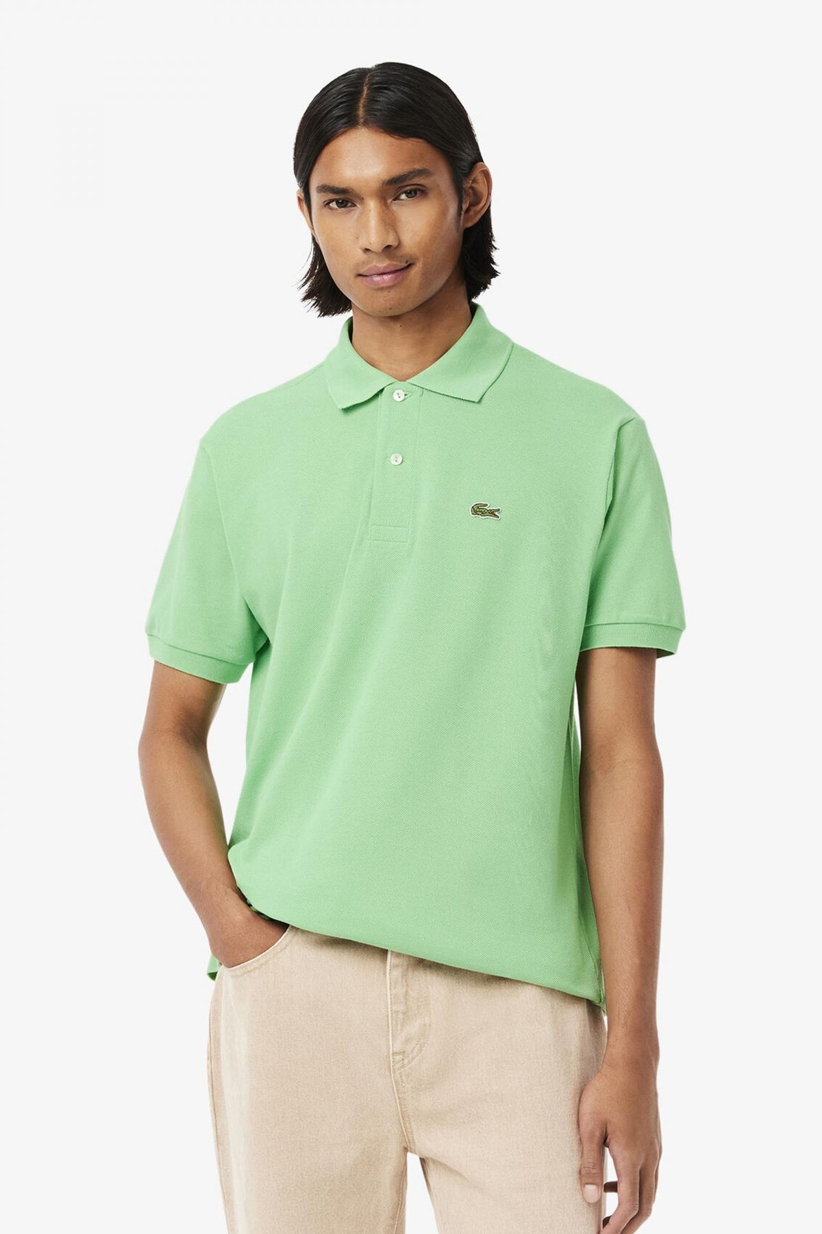 LACOSTE L SHORT SLEEVED RIBBED COLLAR S en color VERDE (1)
