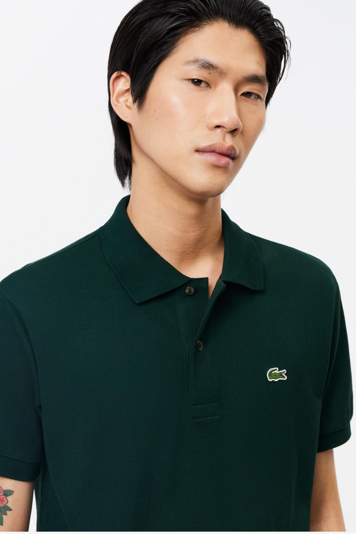 LACOSTE L SHORT SLEEVED RIBBED COLLAR S en color VERDE (4)