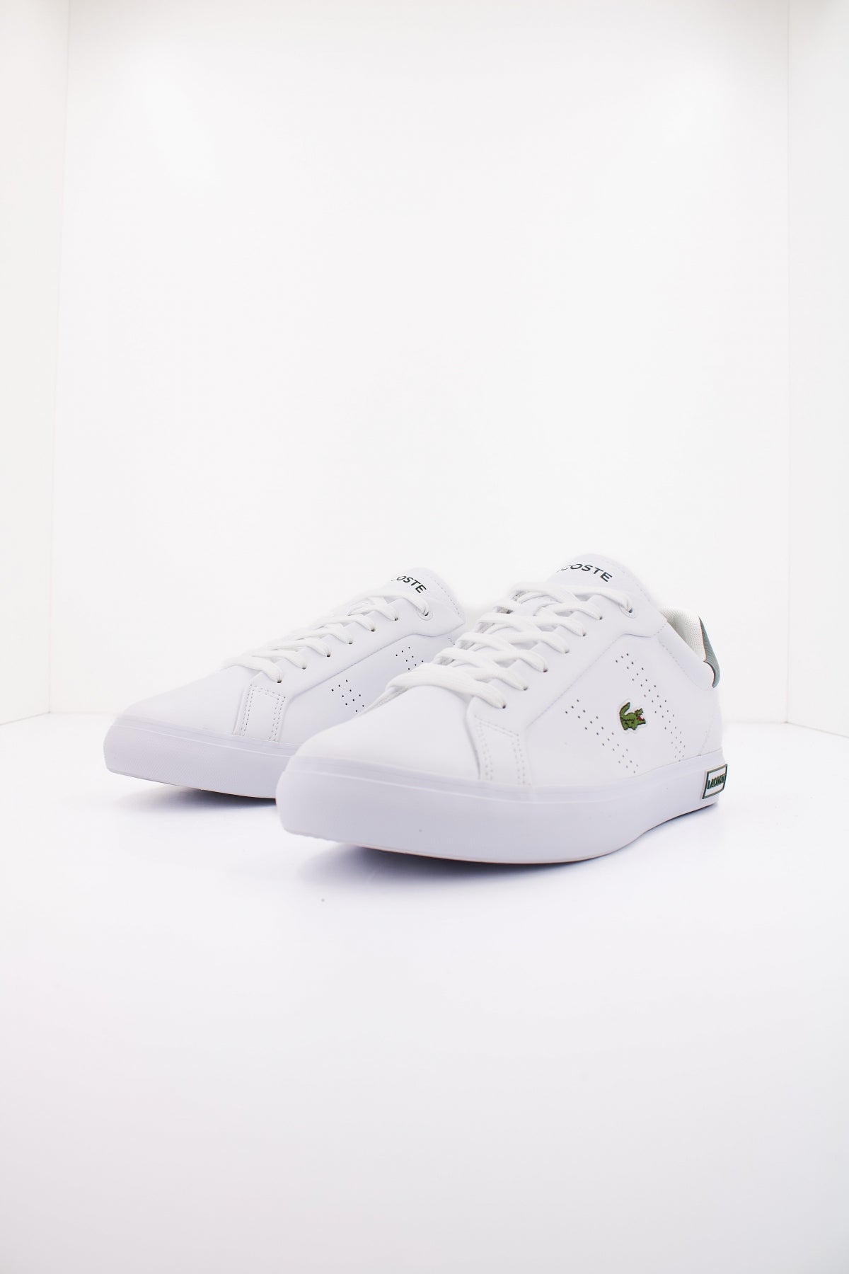 LACOSTE POWERCOURT . LEATHER en color BLANCO (2)