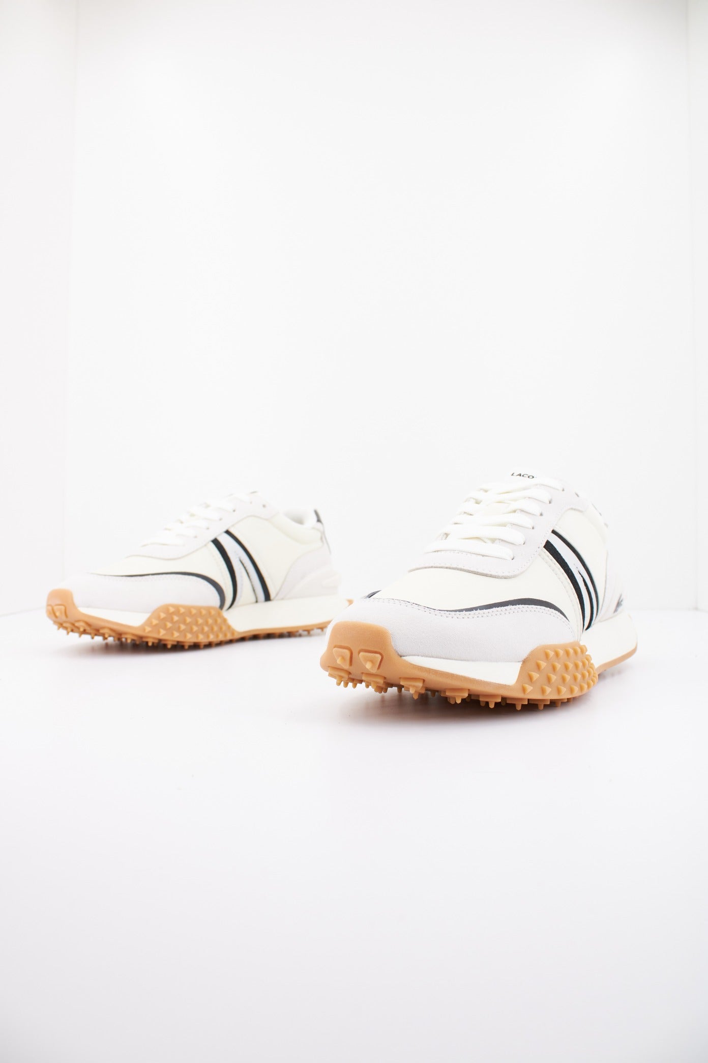 LACOSTE L-SPIN DELUXE LEATHER en color BEIS (2)