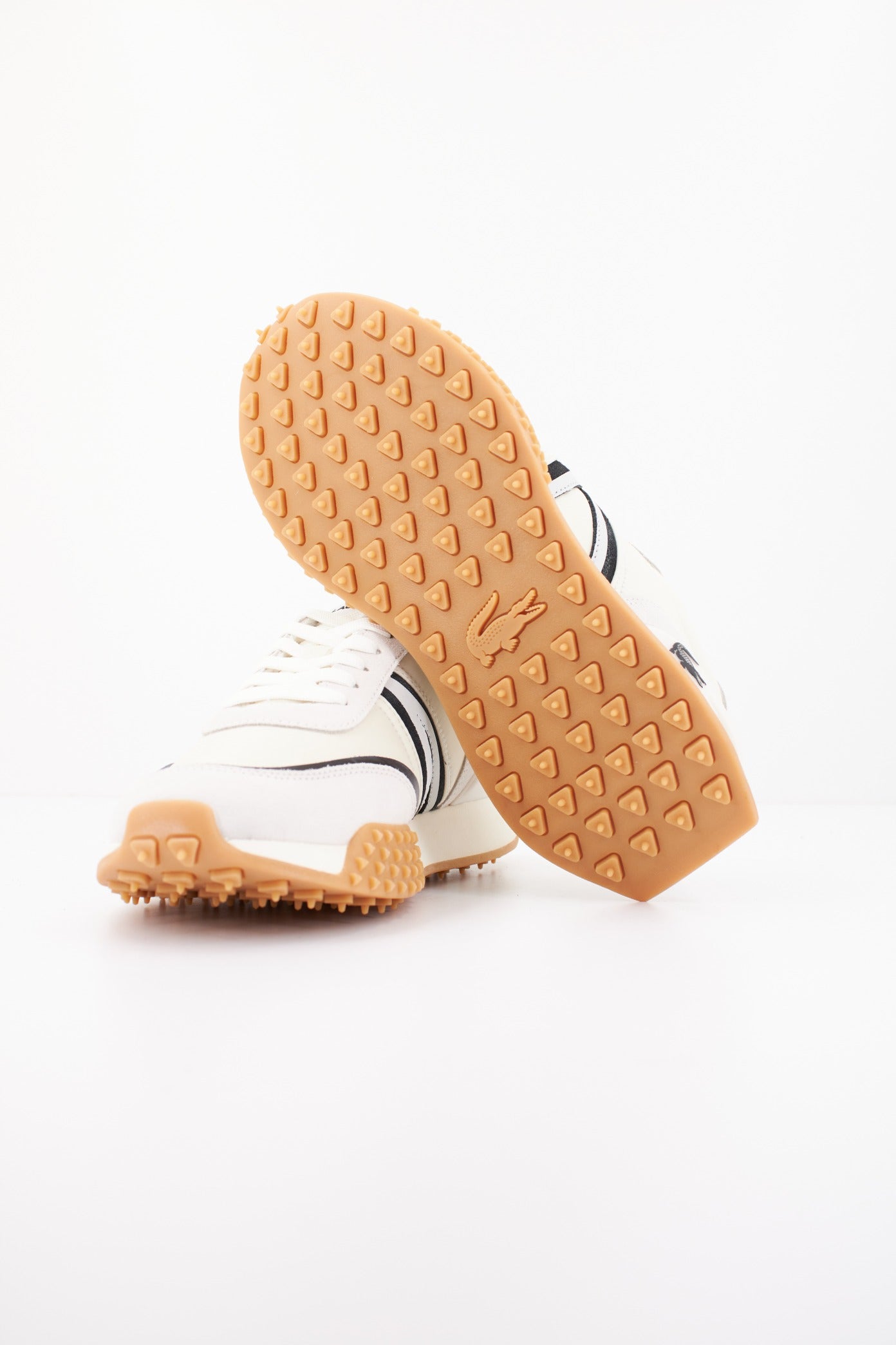 LACOSTE L-SPIN DELUXE LEATHER en color BEIS (4)