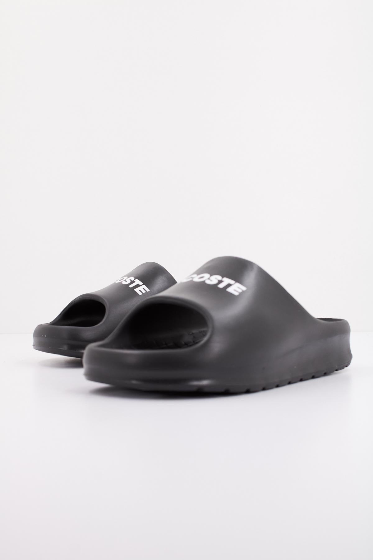 LACOSTE SERVE SLIDE . SYNTHETIC en color NEGRO (2)